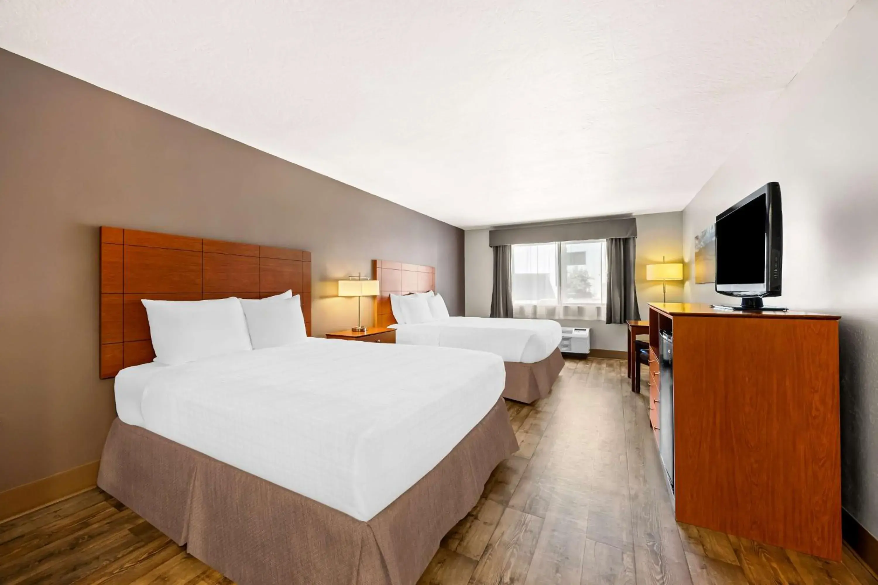 Bedroom, Bed in Best Western Inn at the Rogue Bedroom, Bed in Best Western Inn at the Rogue