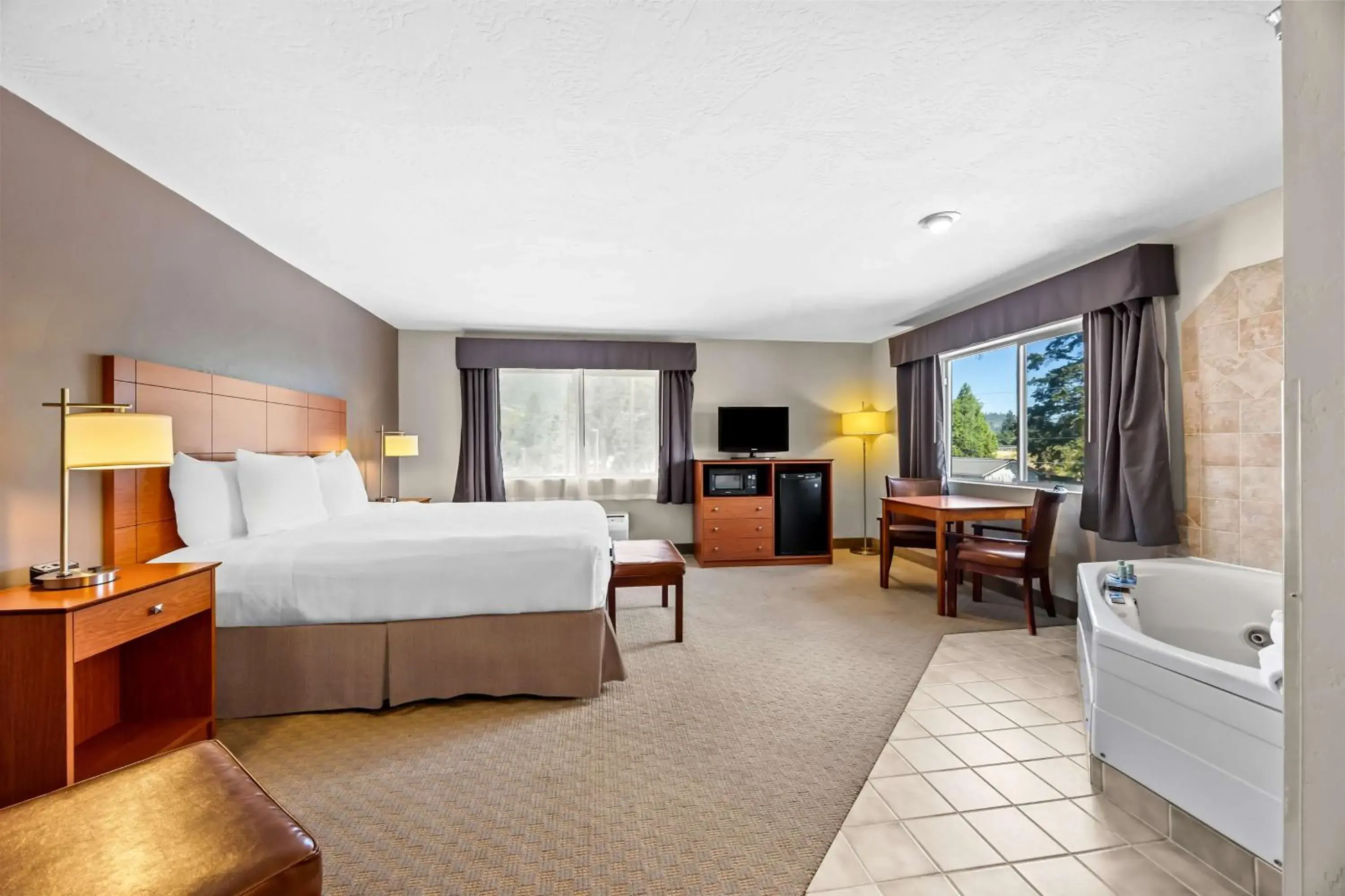 Bedroom, Bed in Best Western Inn at the Rogue Bedroom, Bed in Best Western Inn at the Rogue