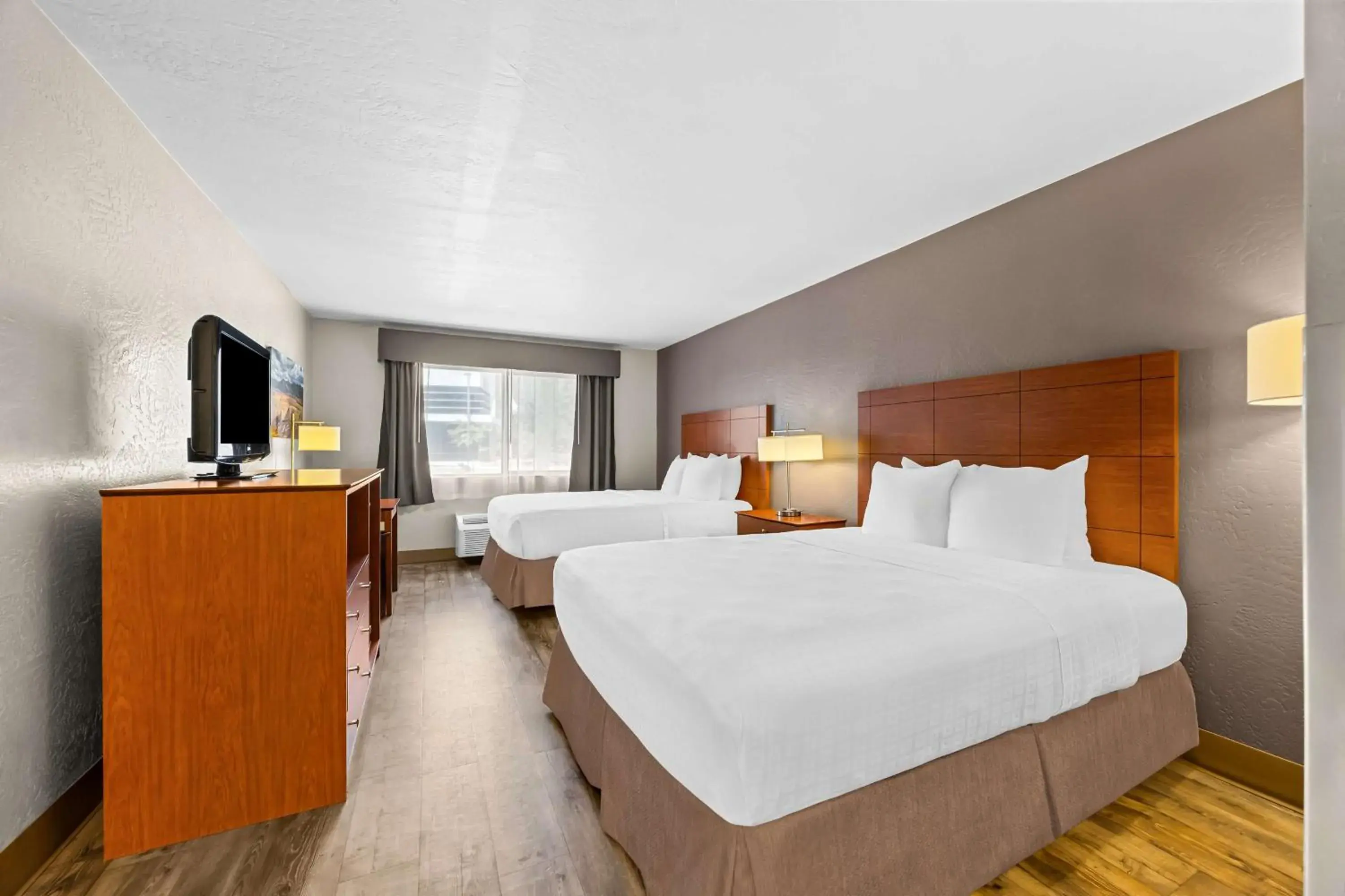 Bedroom, Bed in Best Western Inn at the Rogue Bedroom, Bed in Best Western Inn at the Rogue