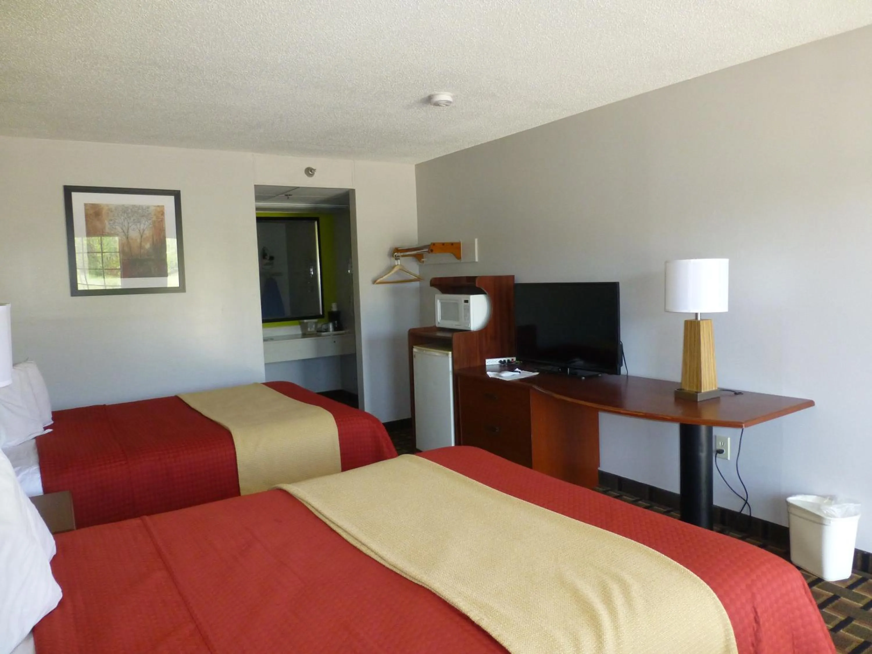 Bed in Coach Inn - Summerville