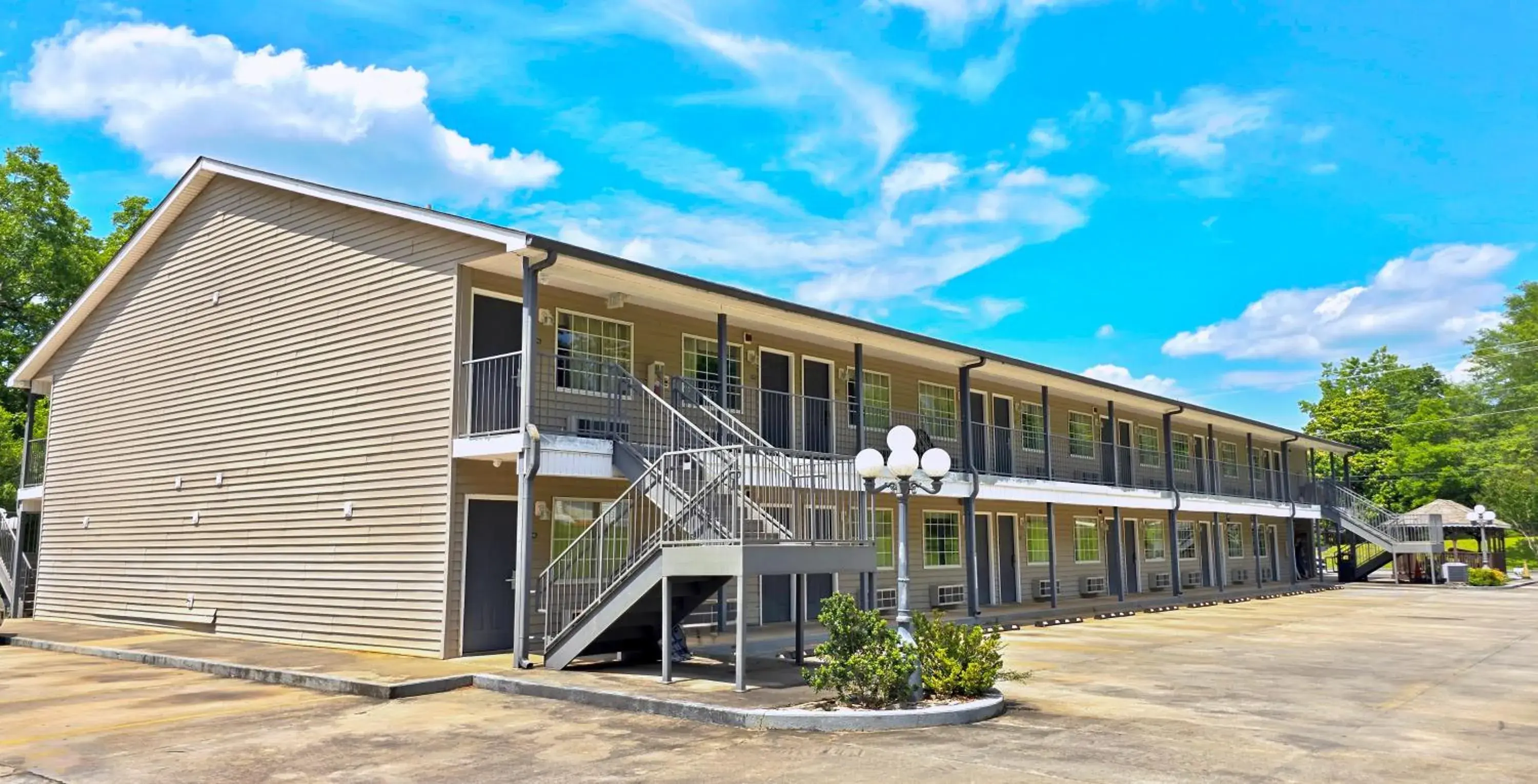 Property building in Meriwether Country Inn Property building in Meriwether Country Inn