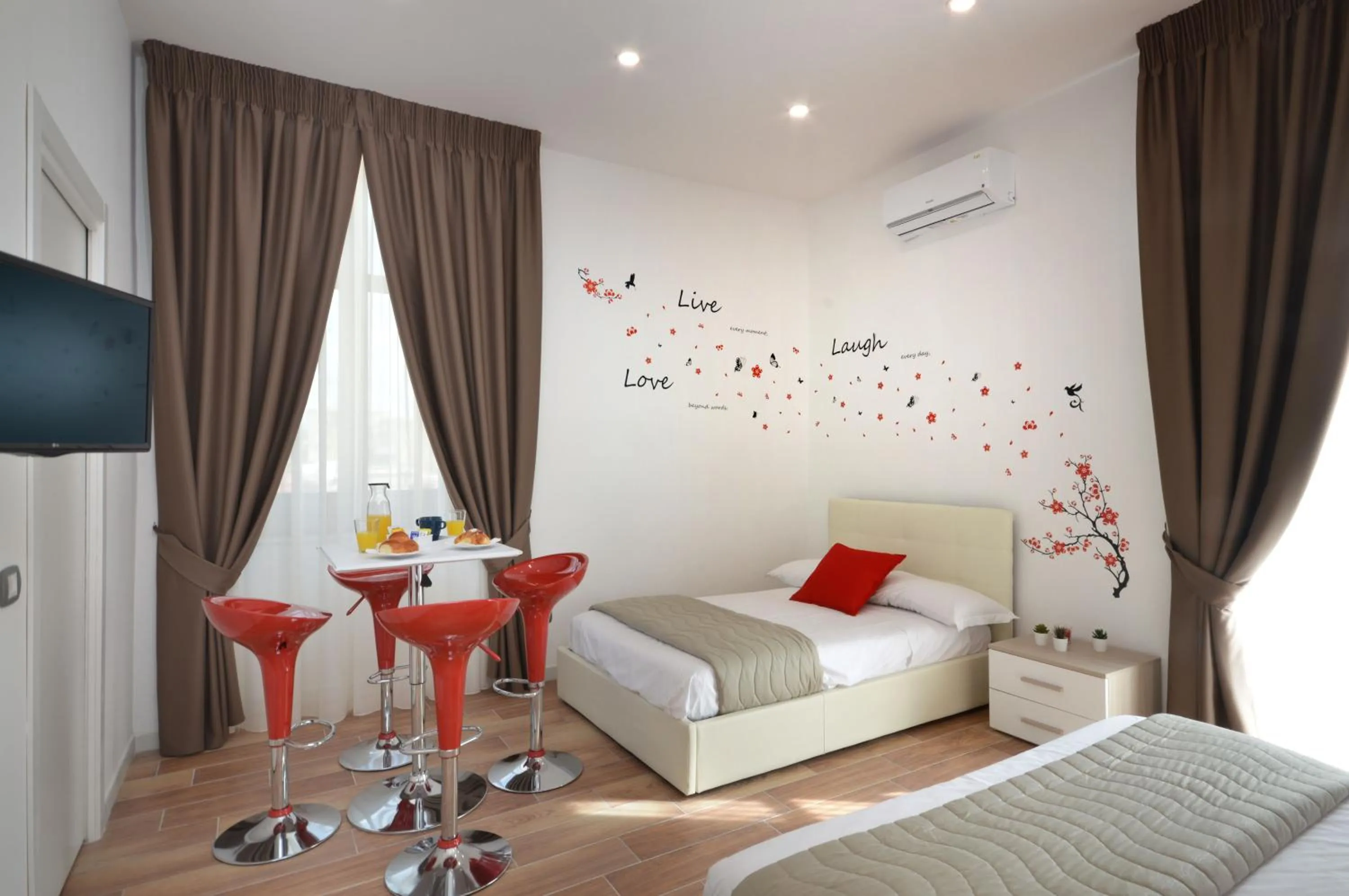 Photo of the whole room, Bed in B&BCentral Station Napoli