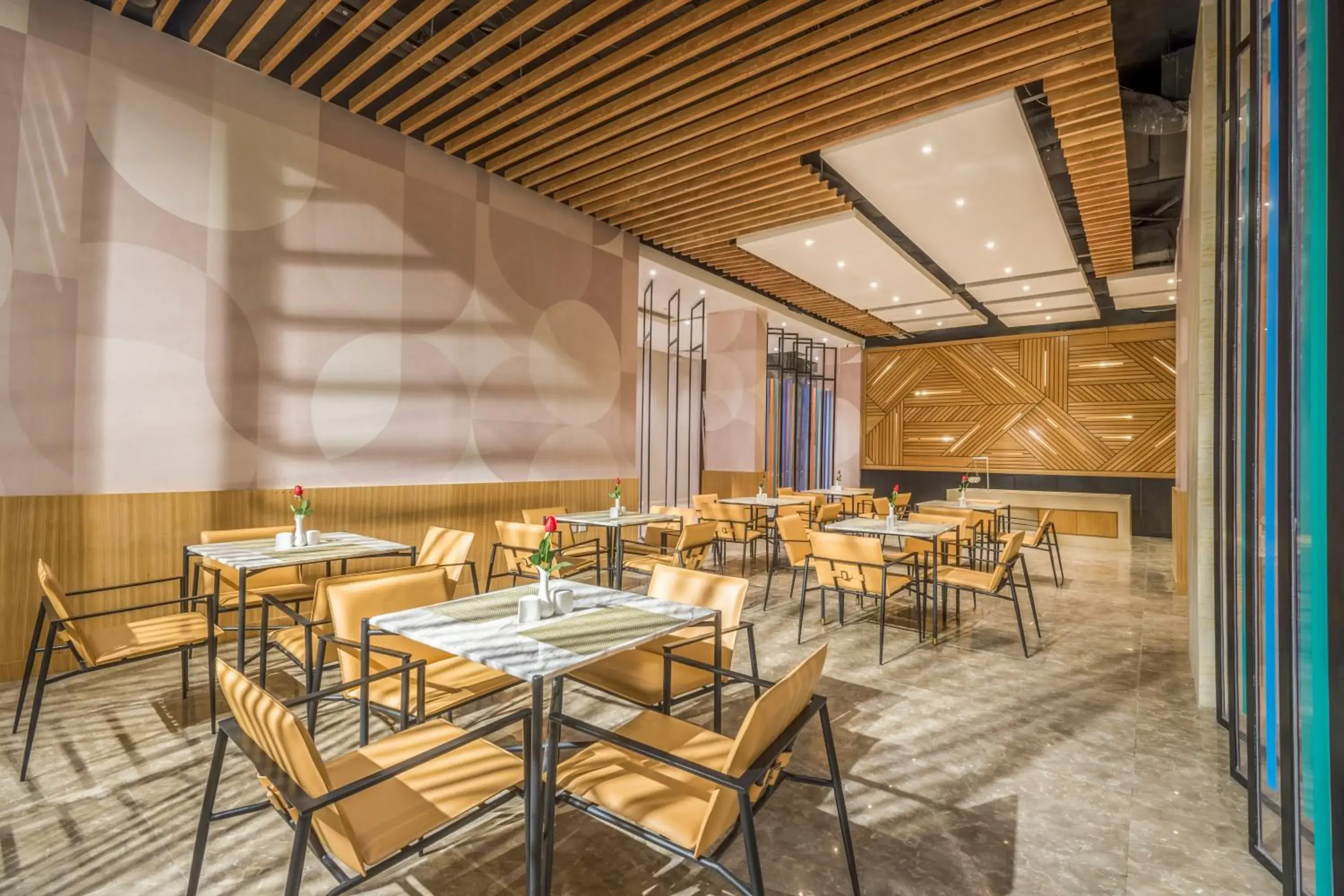 Restaurant/places to eat in Ewaa Express Hotel - Al Olaya Restaurant/places to eat in Ewaa Express Hotel - Al Olaya