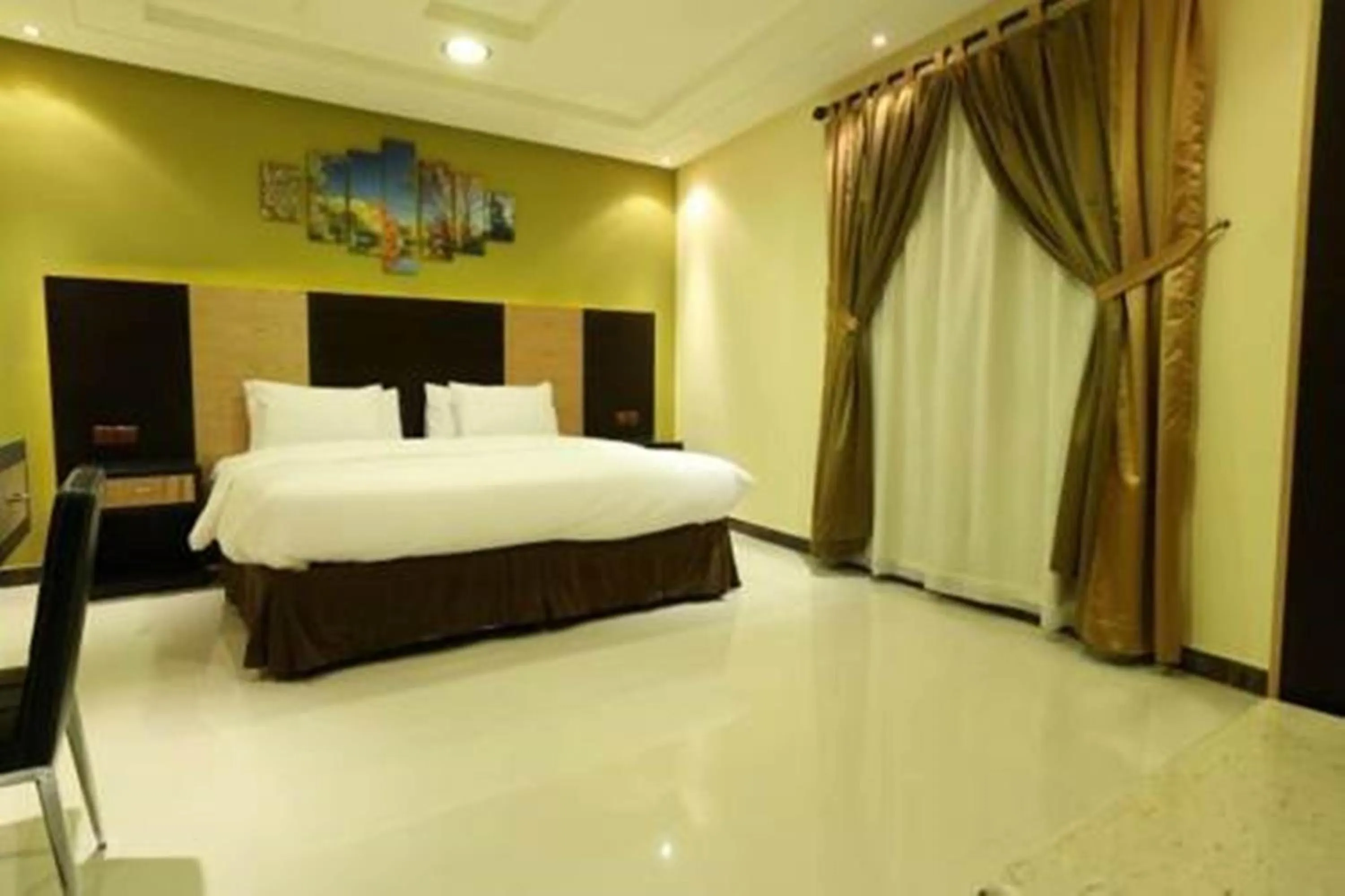 Bedroom, Bed in شقق توليب الروضه للشقق المخدومة