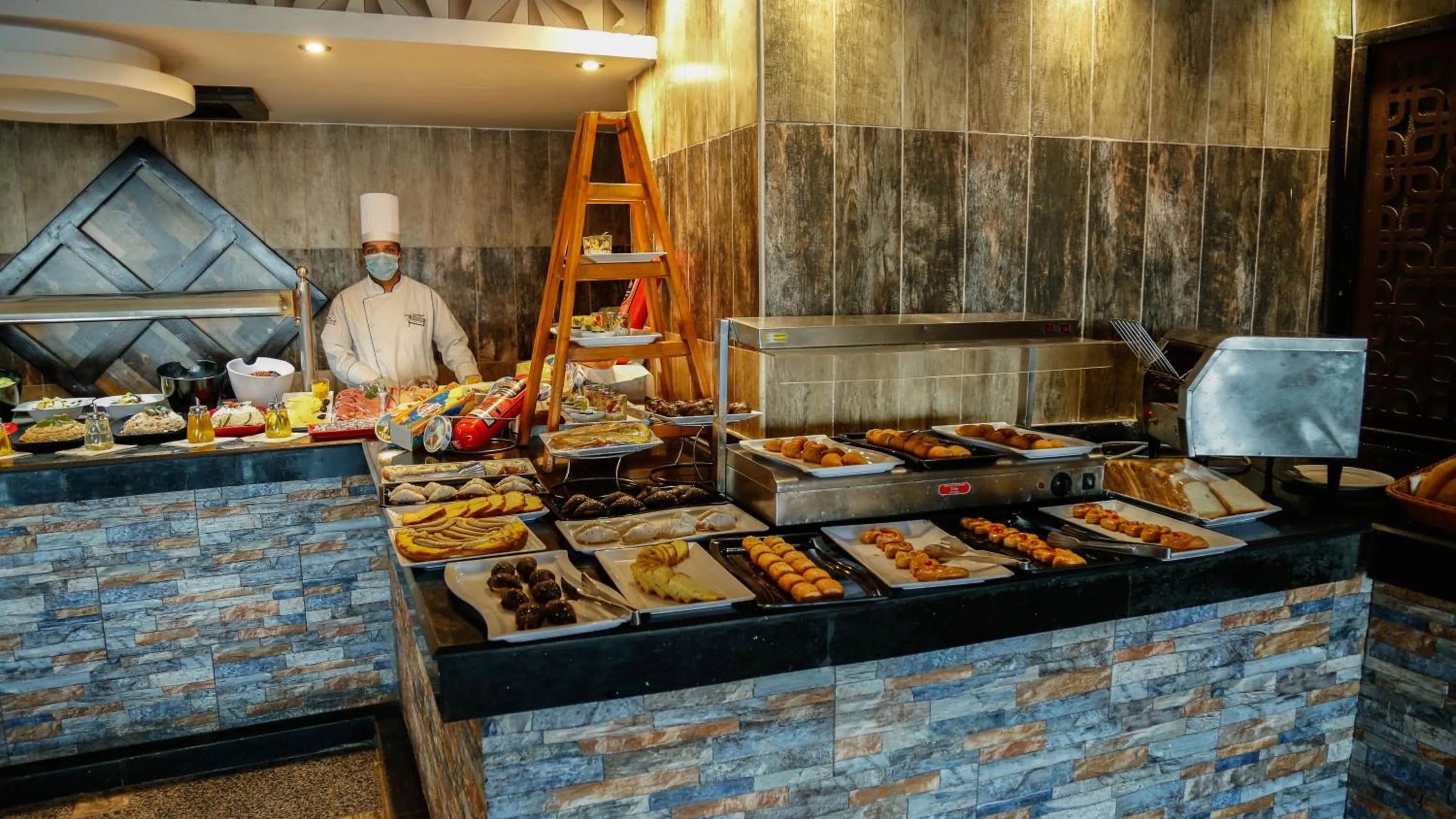 Breakfast in Magic Beach Hotel Hurghada