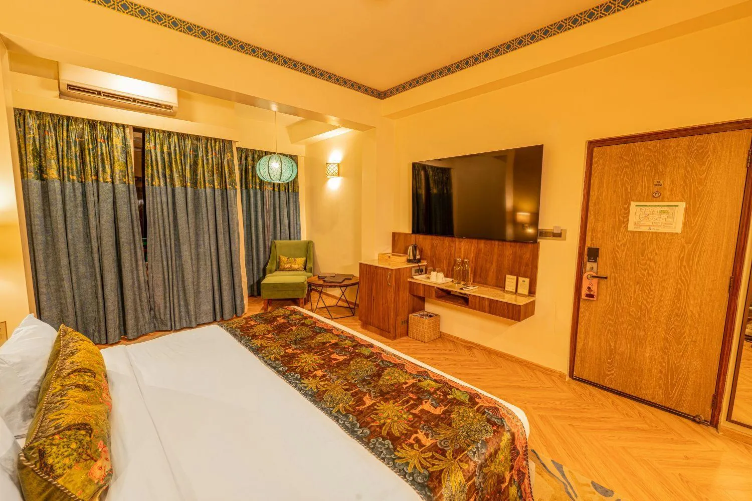 Bed in GANGA KINARE- A Riverside Boutique Resort, Rishikesh