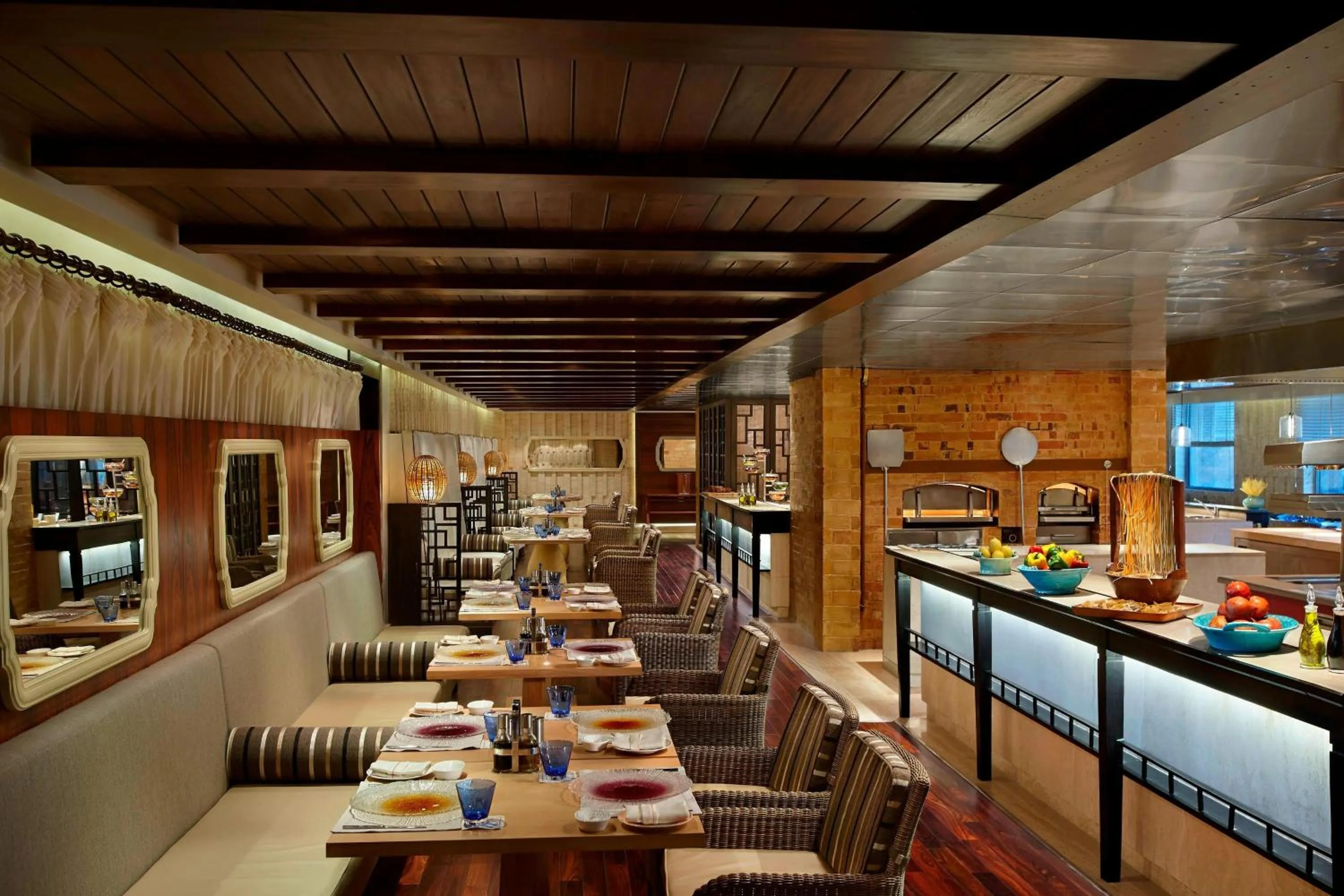 Restaurant/places to eat in ITC Grand Chola, a Luxury Collection Hotel, Chennai