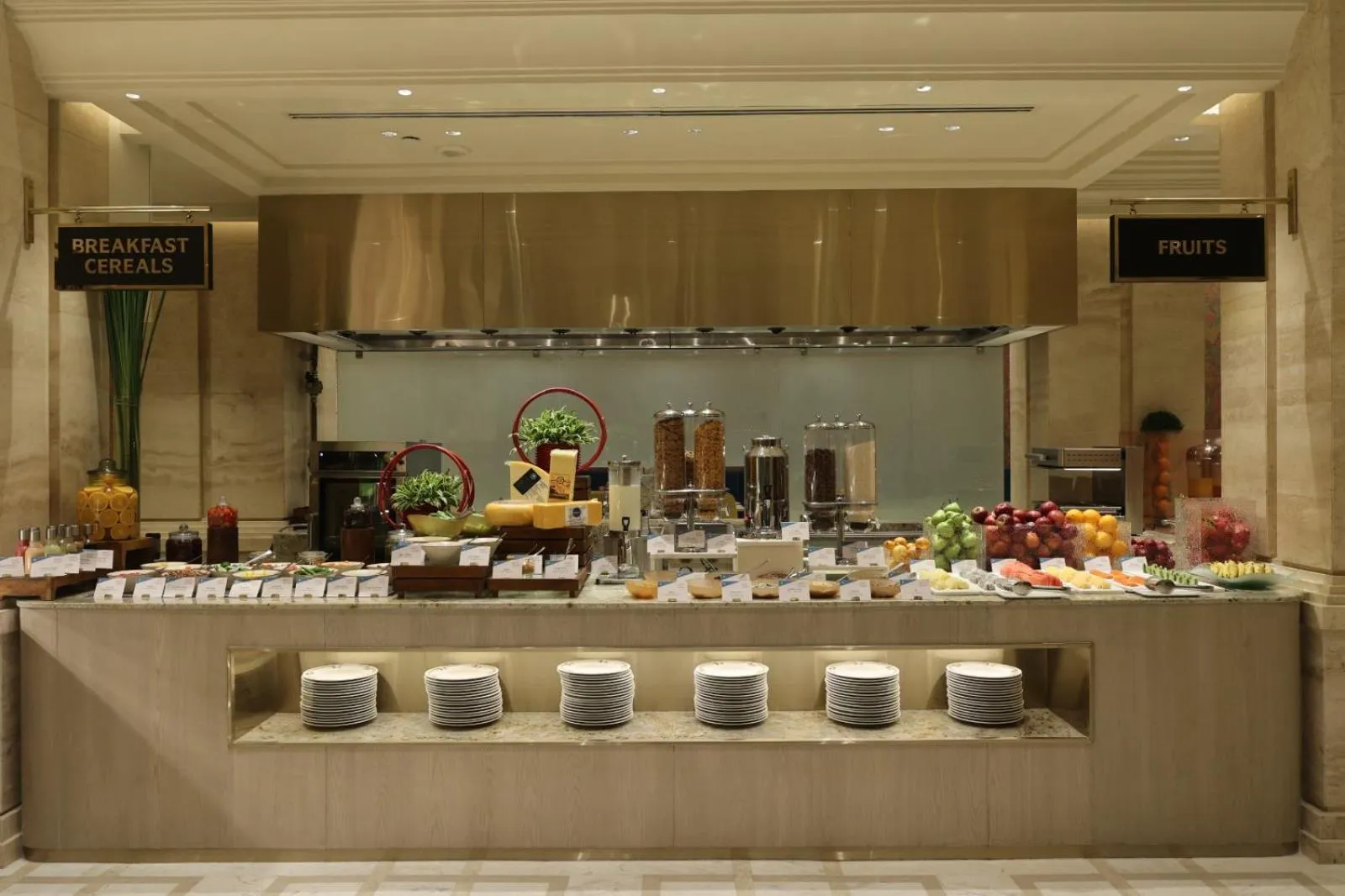 Restaurant/places to eat in ITC Grand Chola, a Luxury Collection Hotel, Chennai