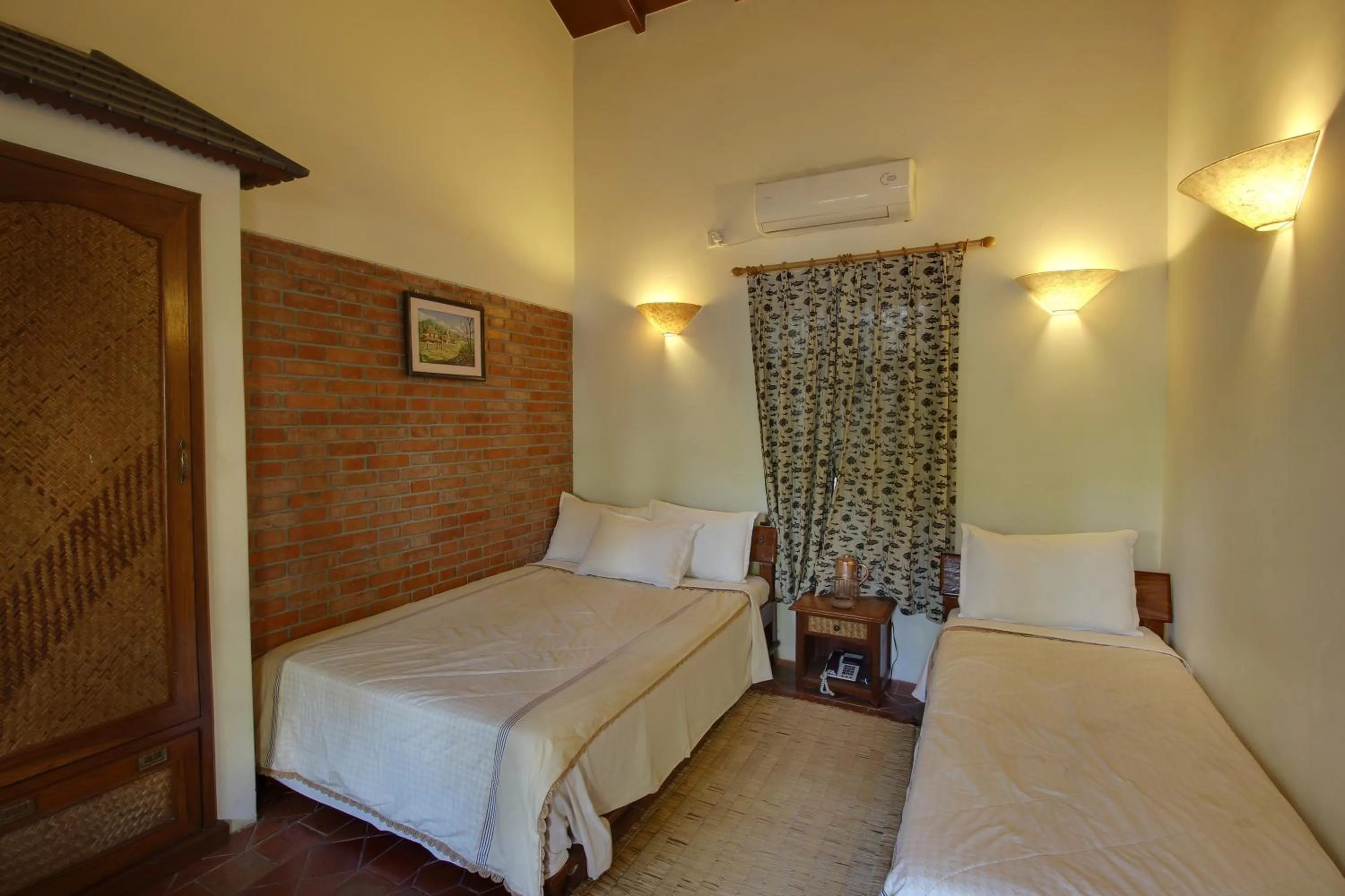 Bed in Vardan Resort n' Apartment