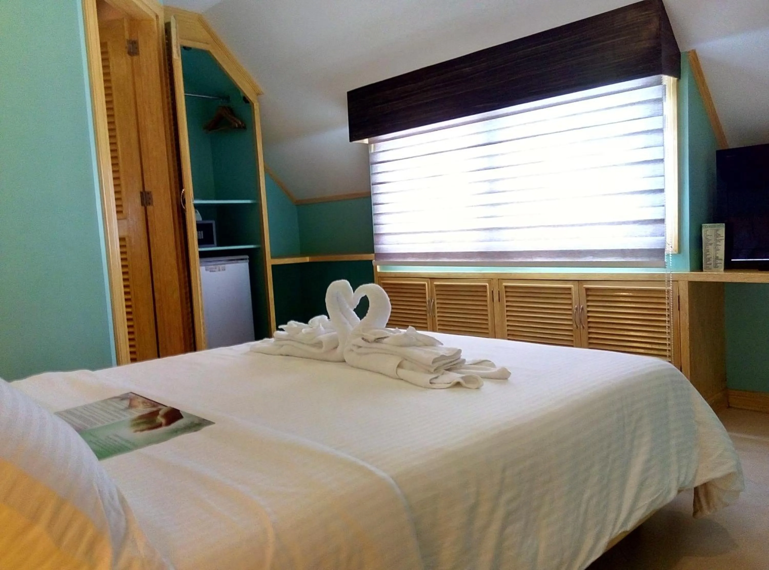 View (from property/room), Bed in Shore Time Hotel Boracay