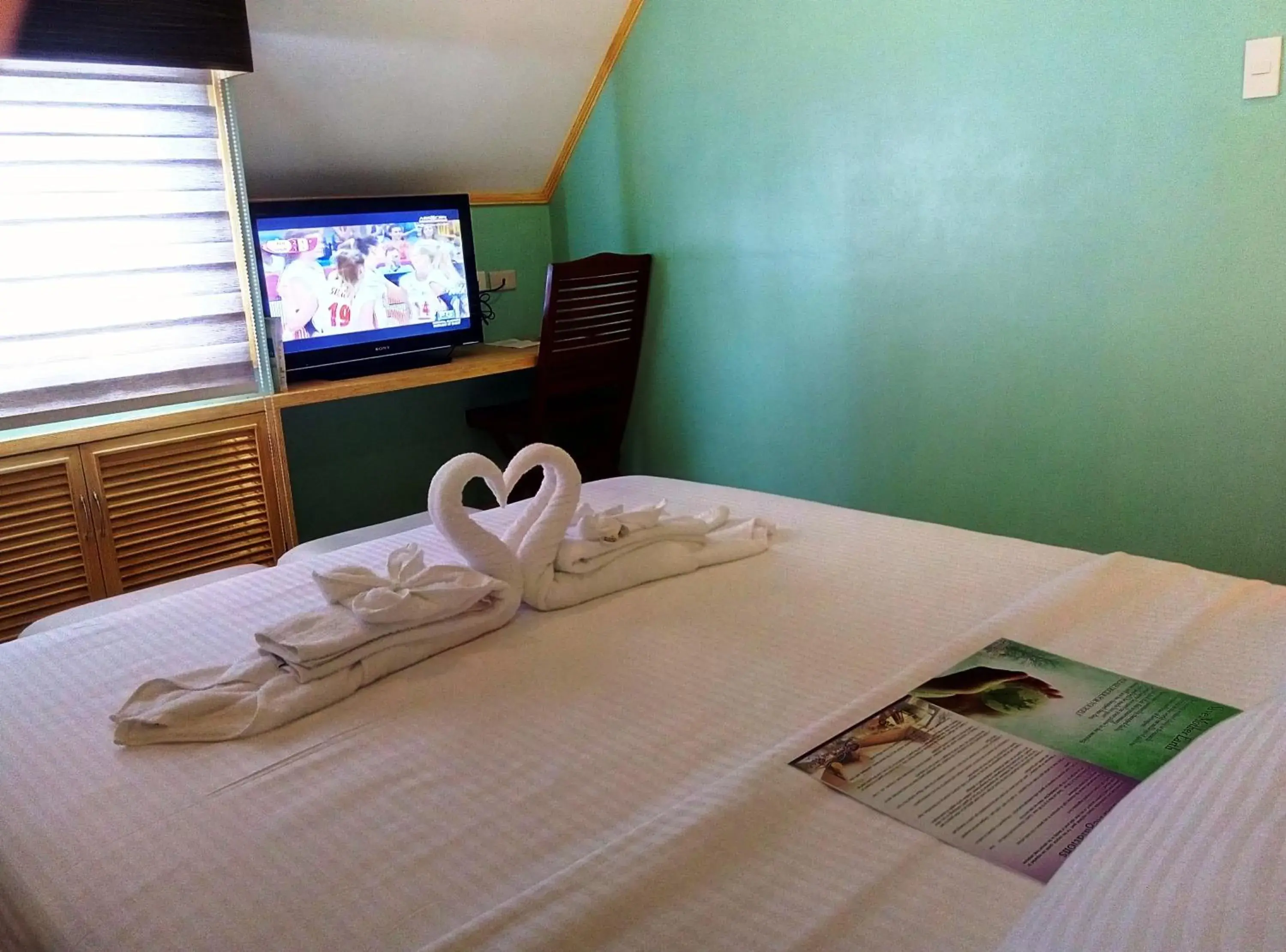 TV and multimedia, Bed in Shore Time Hotel Boracay TV and multimedia, Bed in Shore Time Hotel Boracay