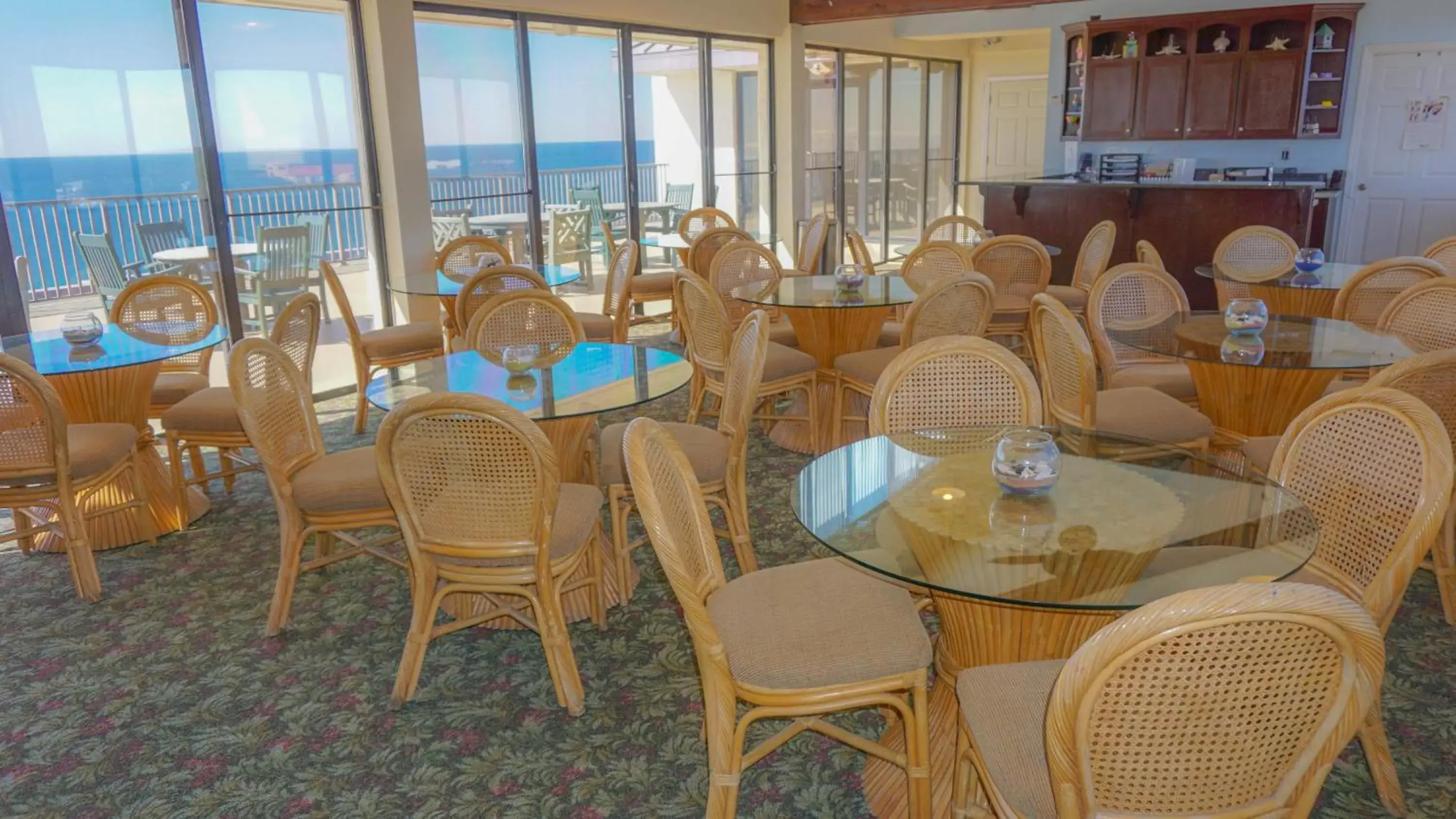 Restaurant/places to eat in Landmark Holiday Beach Restaurant/places to eat in Landmark Holiday Beach