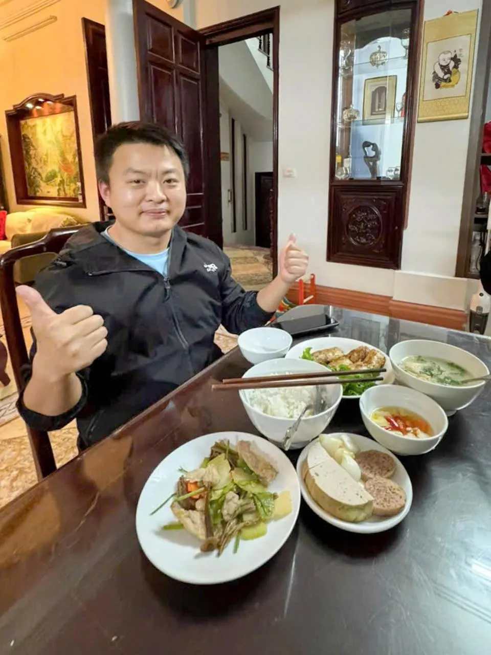 Dinner in Tuna Homestay Hanoi & Experience