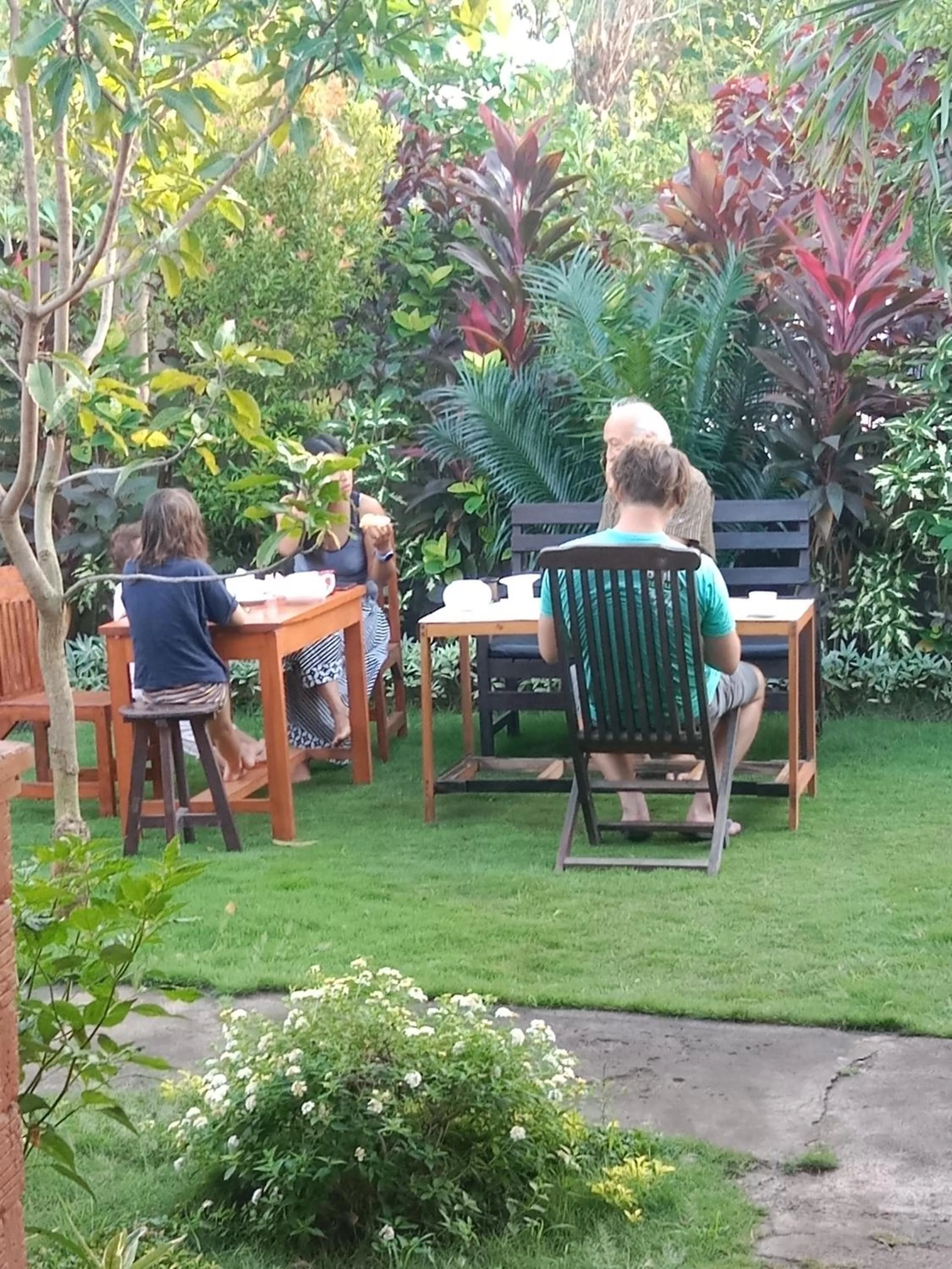 People in Taman Menjangan homestay by SnorkelingMenjangan