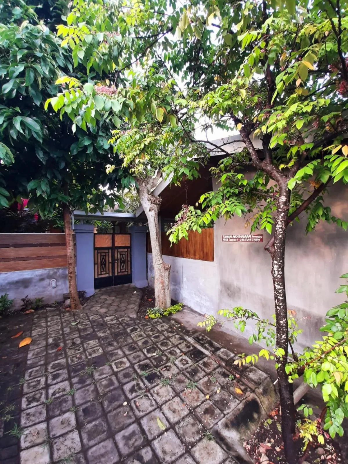 Garden in Taman Menjangan homestay by SnorkelingMenjangan