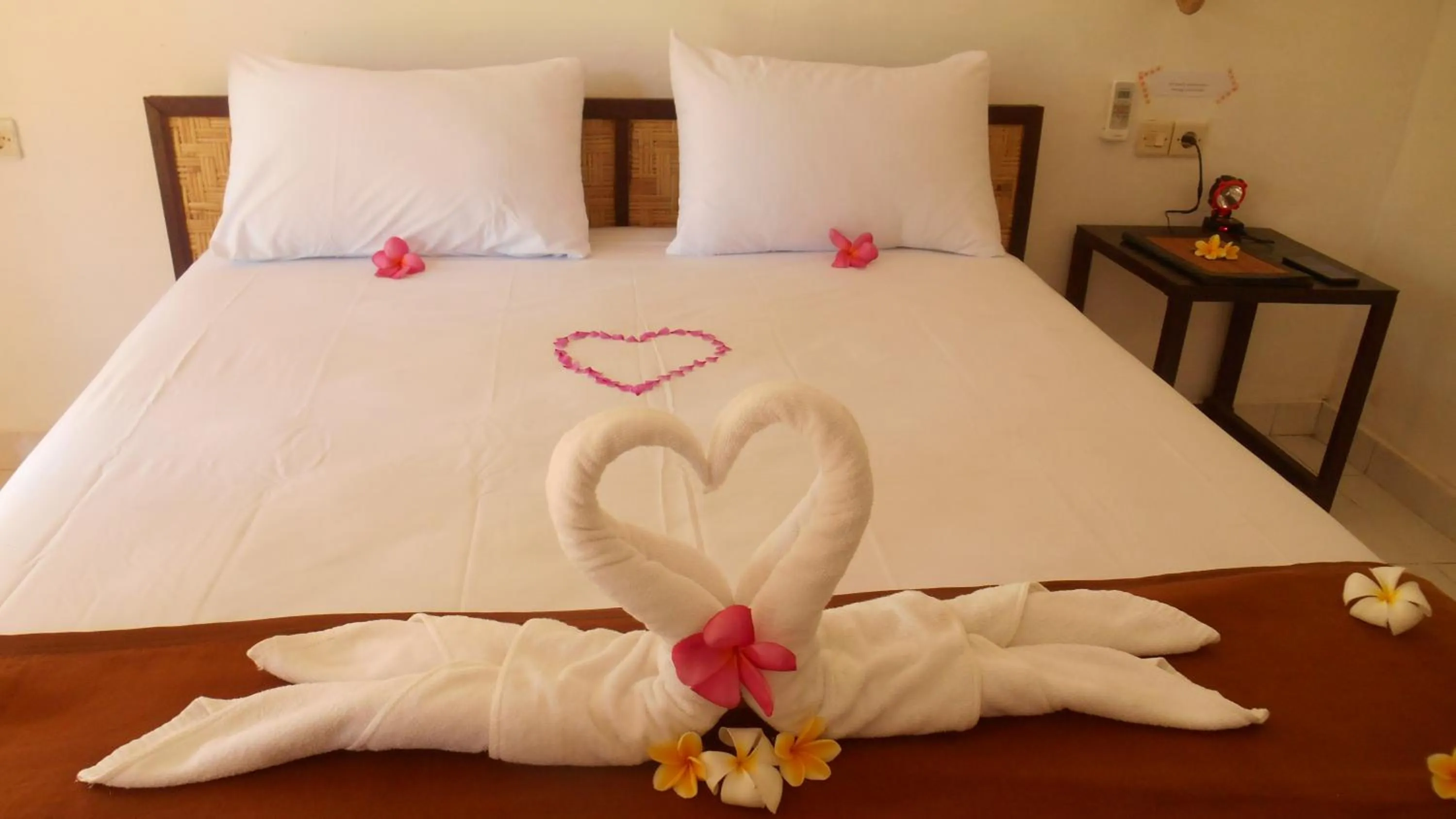 Bedroom, Bed in Taman Menjangan homestay by SnorkelingMenjangan