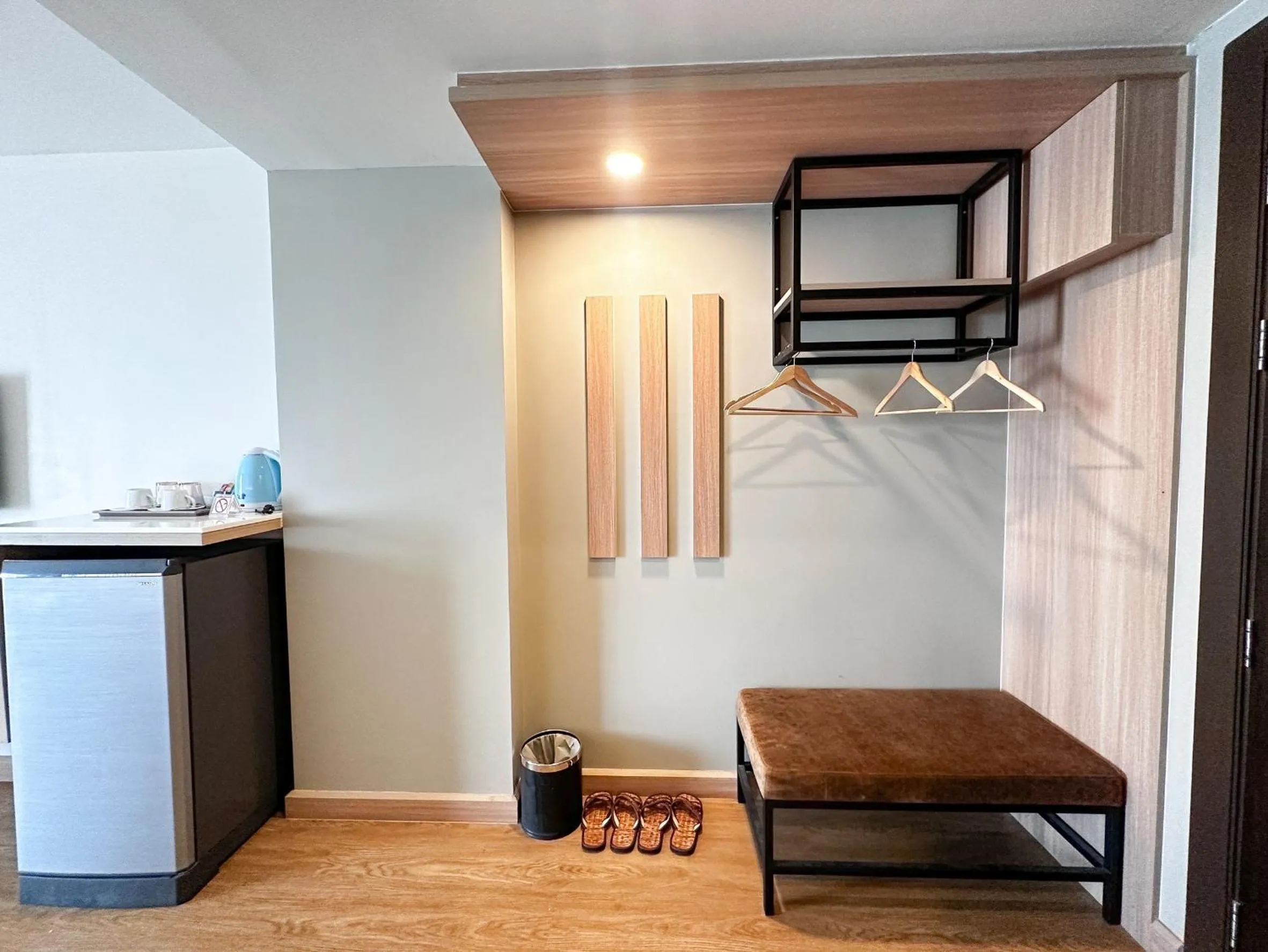 Photo of the whole room in Crystal Suites Suvarnbhumi Airport