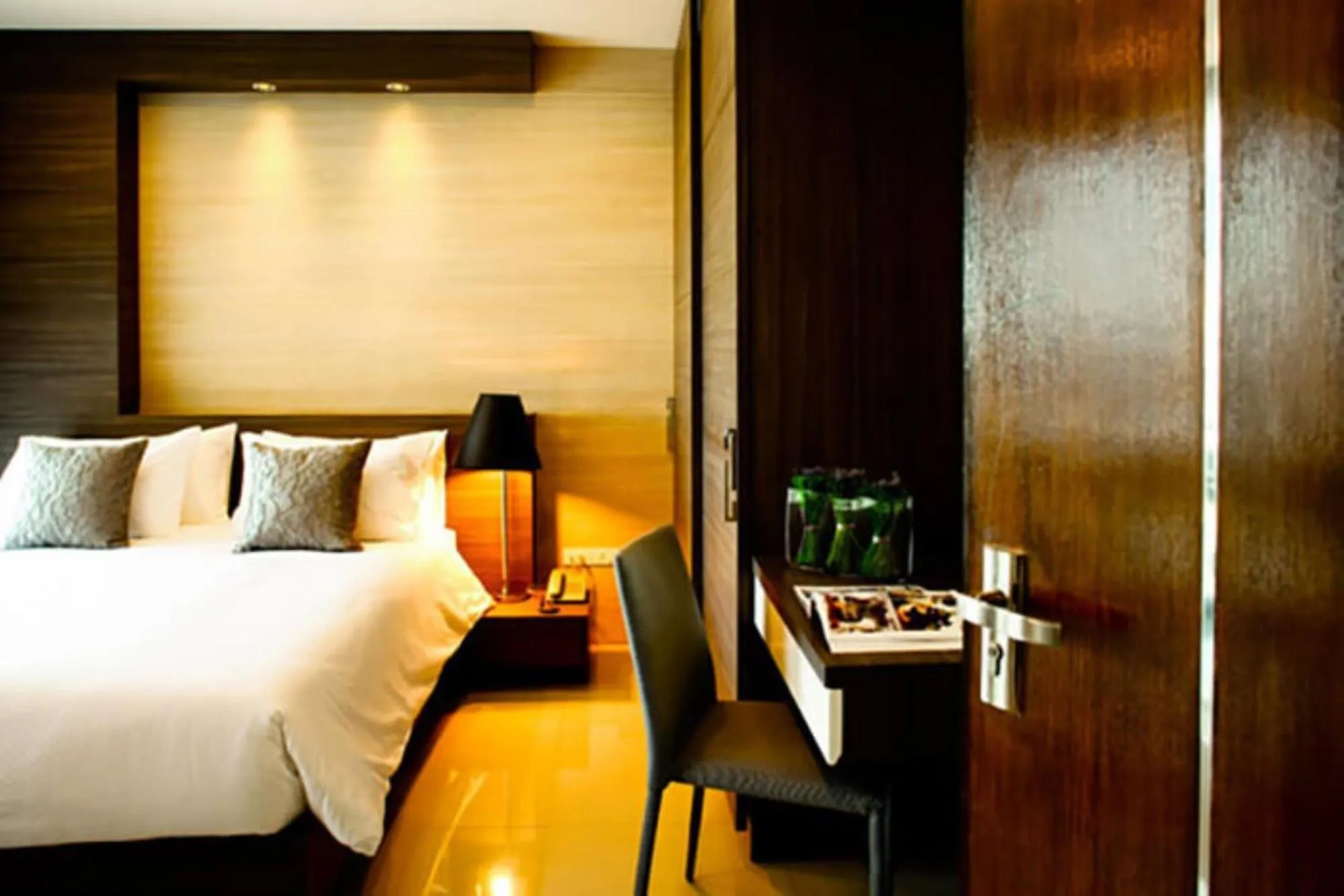 Bedroom, Bed in Crystal Suites Suvarnbhumi Airport