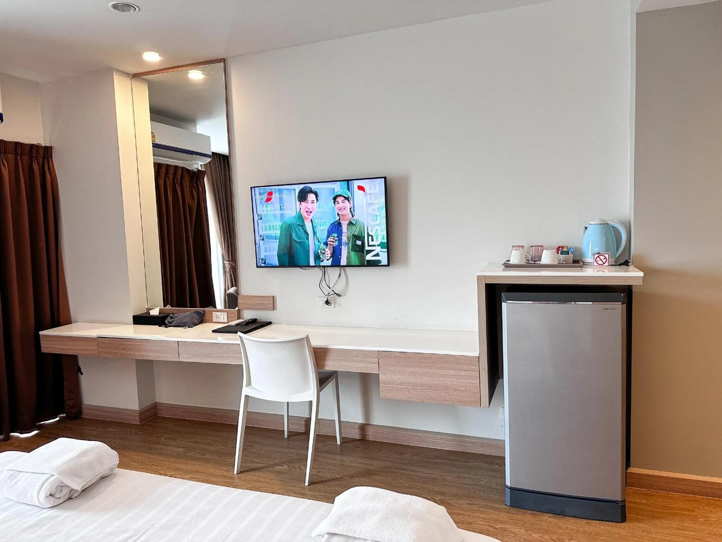 Photo of the whole room, Bed in Crystal Suites Suvarnbhumi Airport