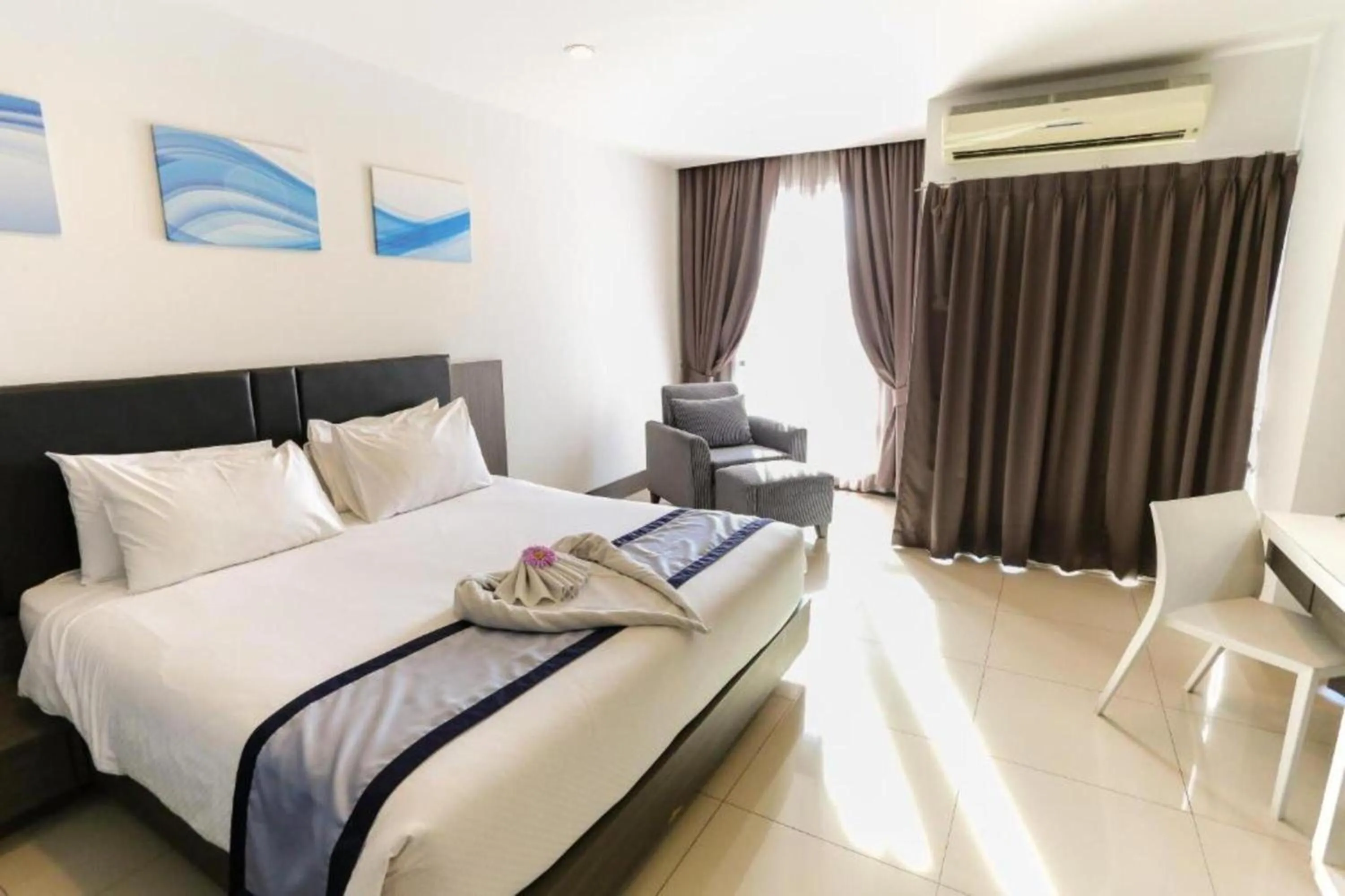 Bed in Crystal Suites Suvarnbhumi Airport