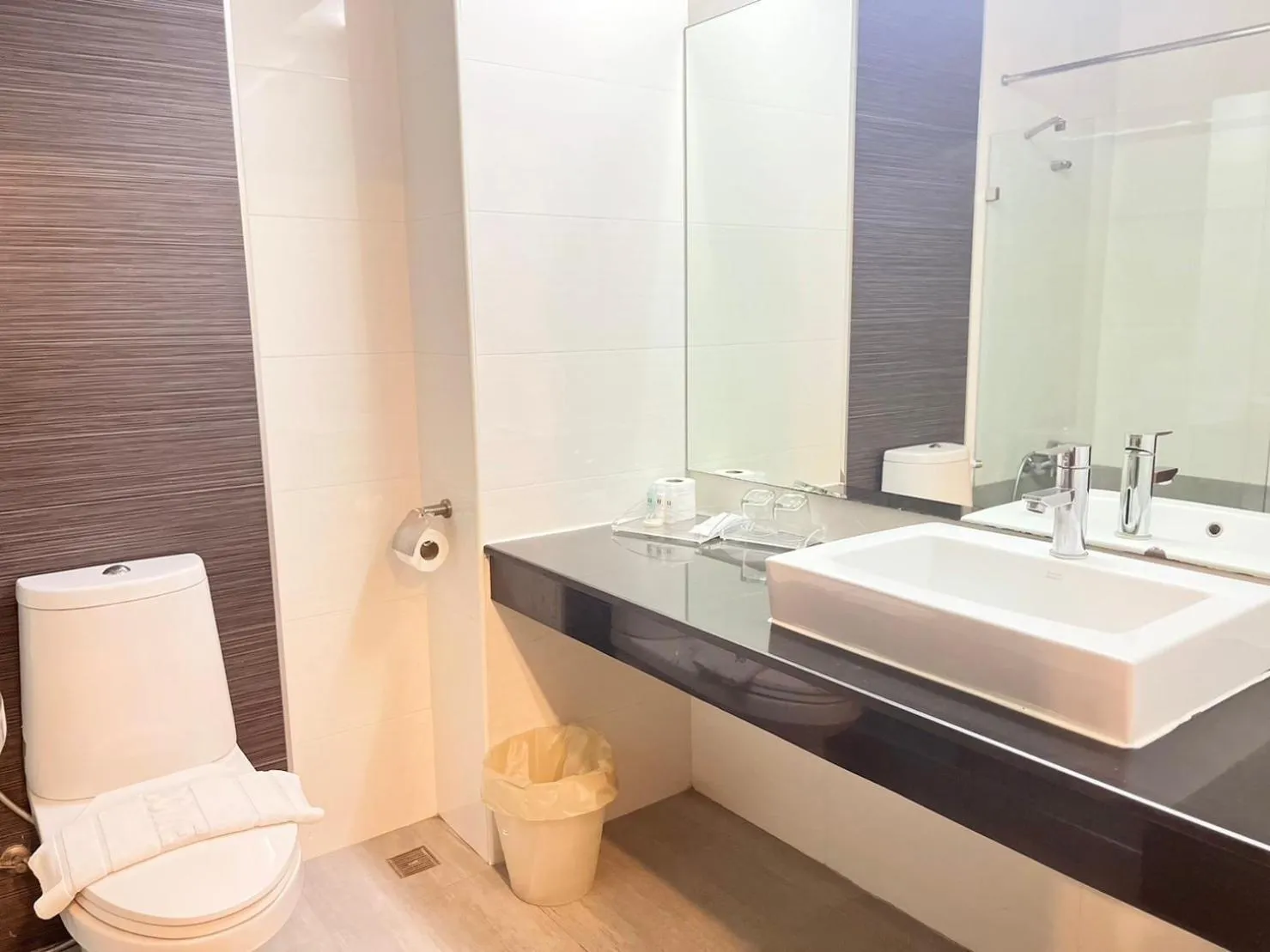 Bathroom in Crystal Suites Suvarnbhumi Airport