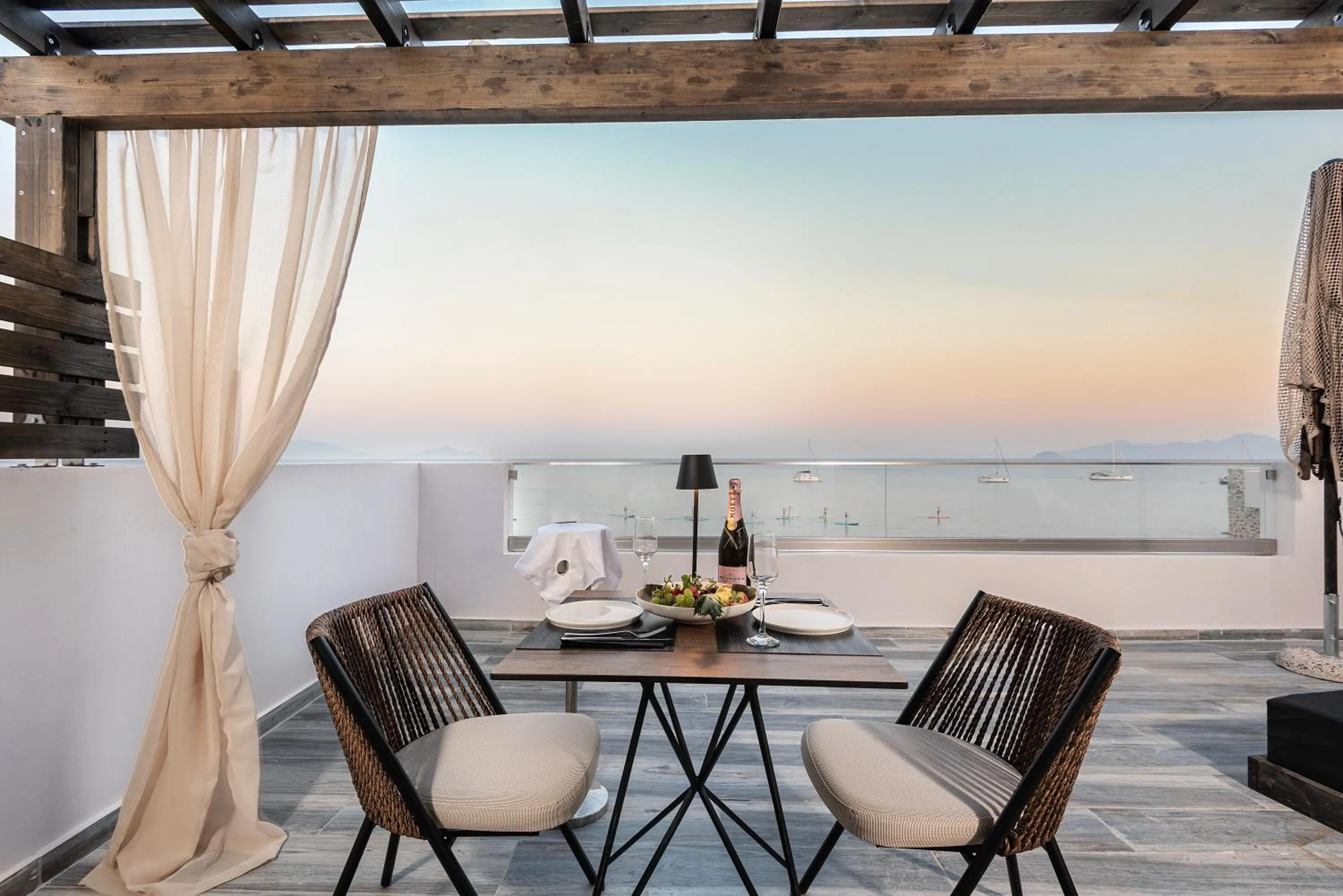 Kyma Rooms & Suites
