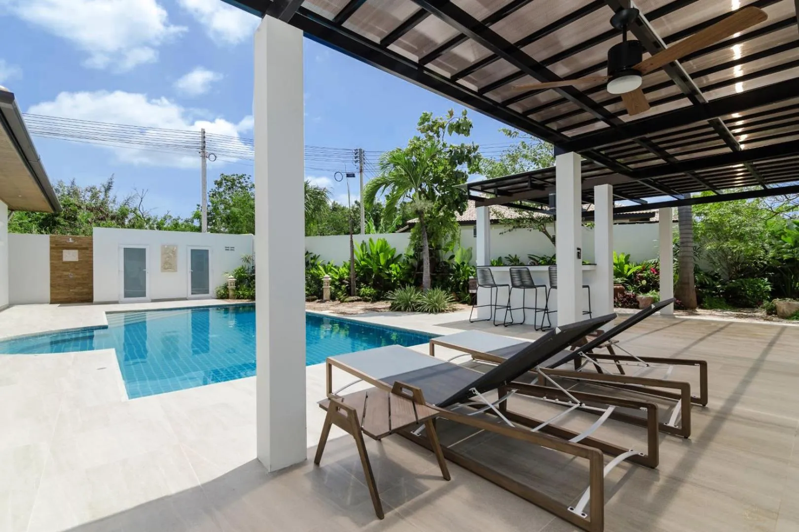 Garden in Orchid Paradise Homes 404