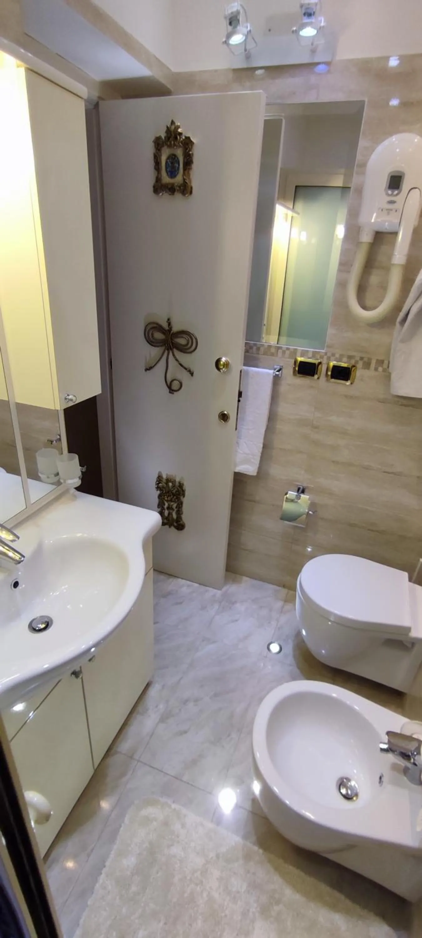 Shower in Villa Arianna B&B