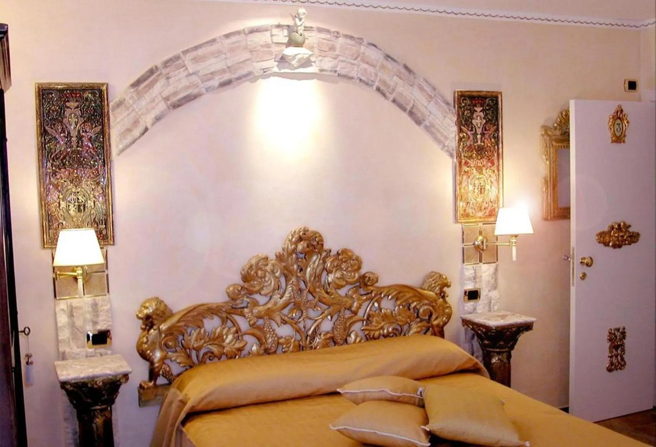 Bed in Villa Arianna B&B