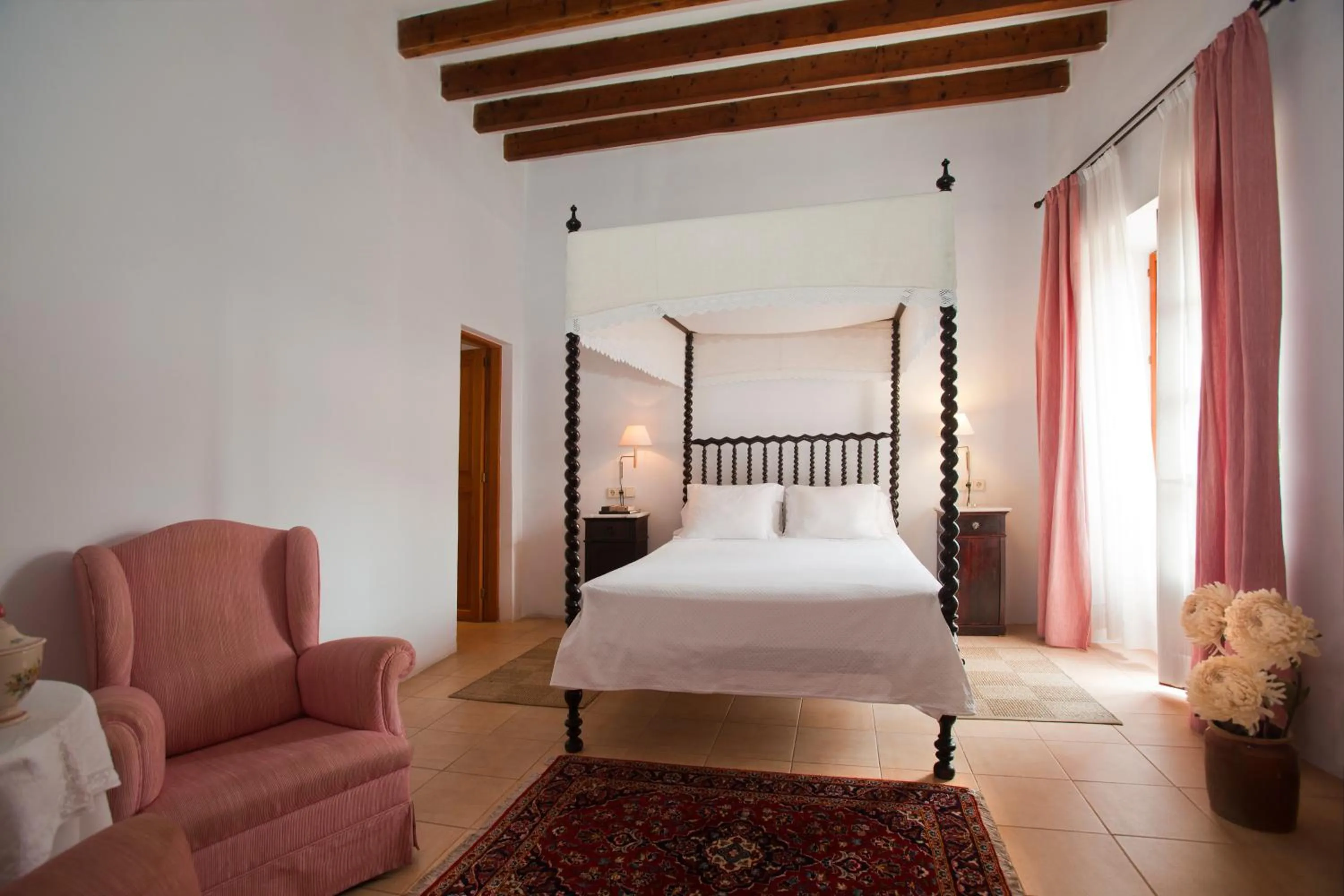 Bedroom, Bed in Hotel Can Moragues