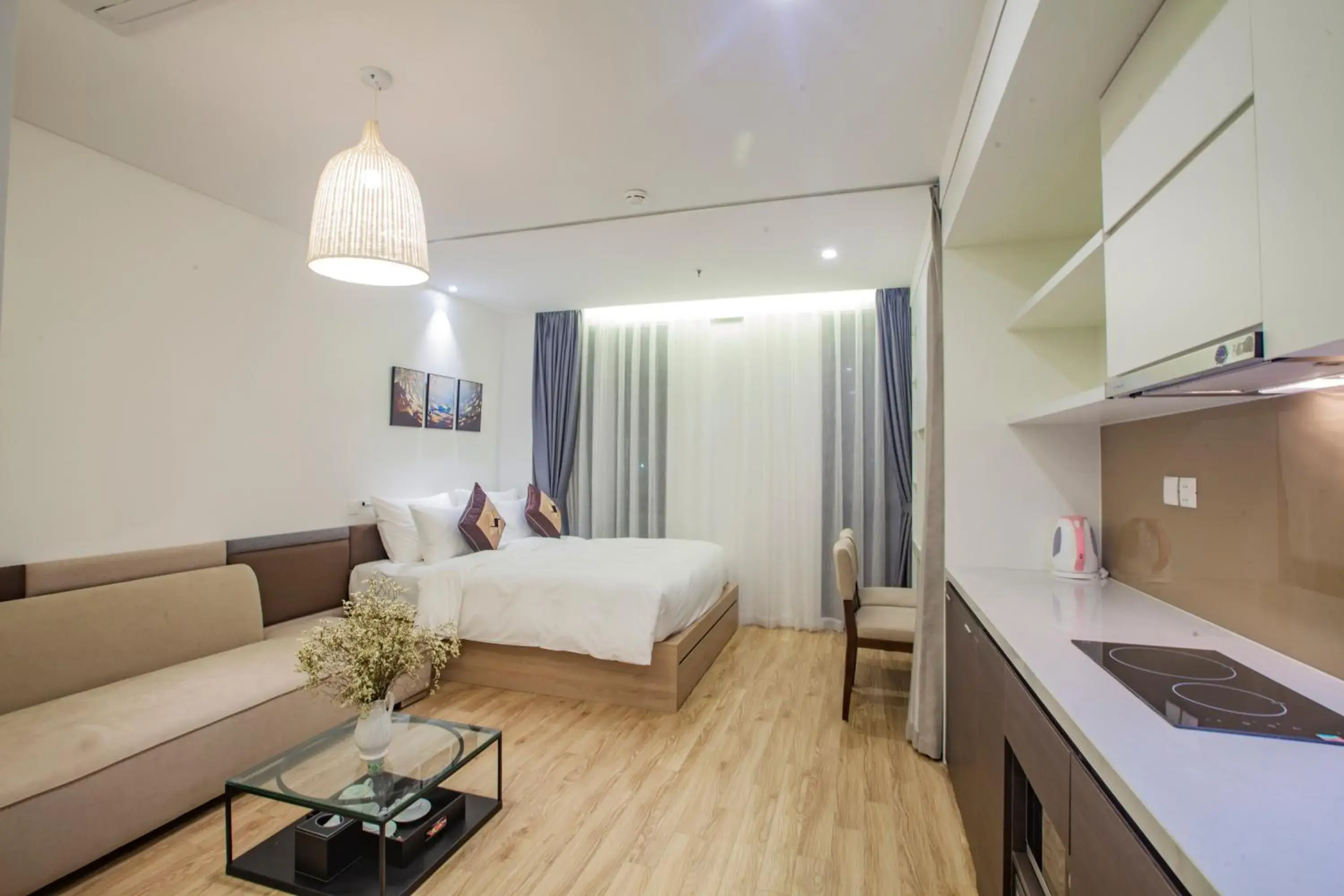 Studio with Lake View in Parosand Hanoi Hotel Studio with Lake View in Parosand Hanoi Hotel