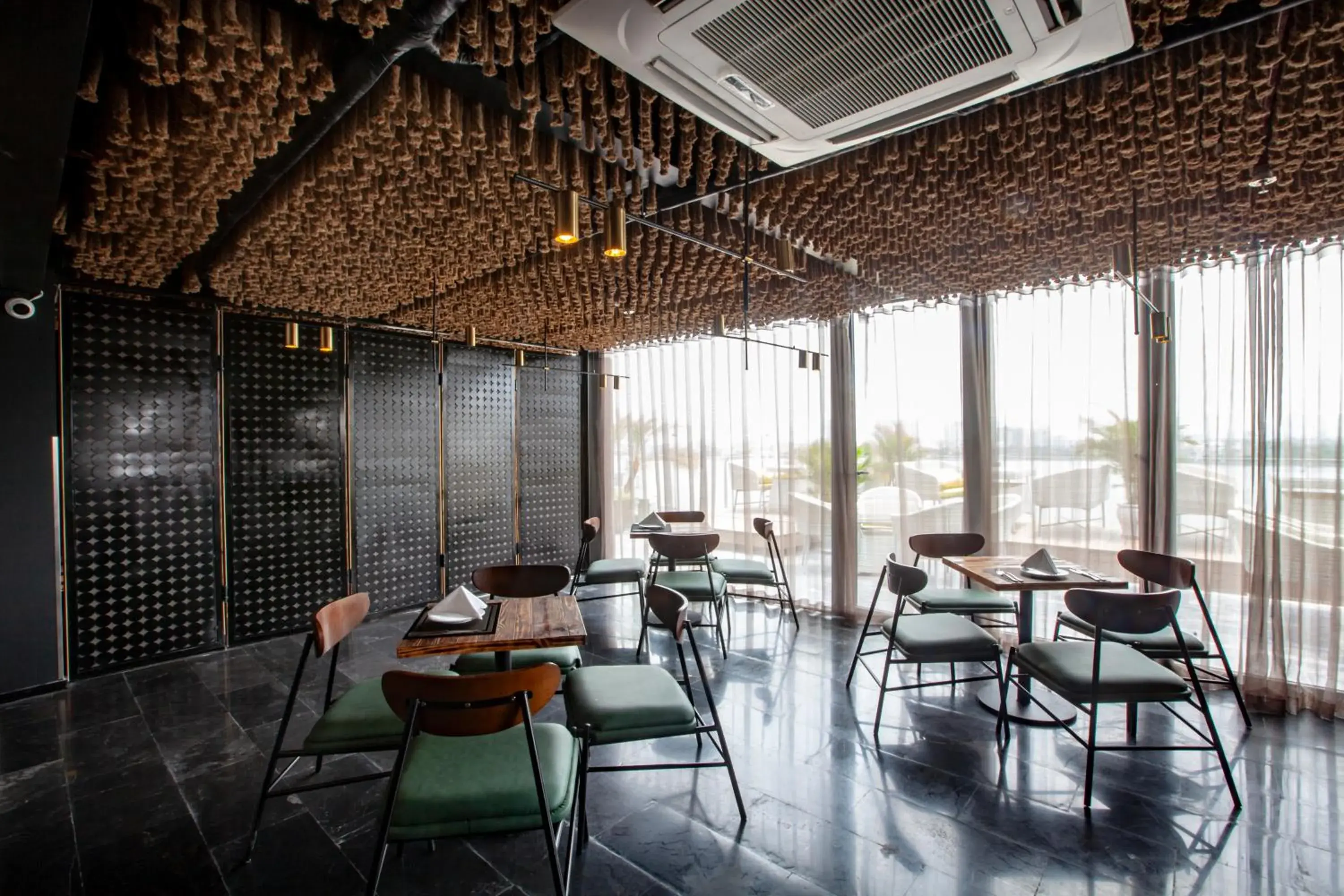 Restaurant/places to eat in Parosand Hanoi Hotel Restaurant/places to eat in Parosand Hanoi Hotel