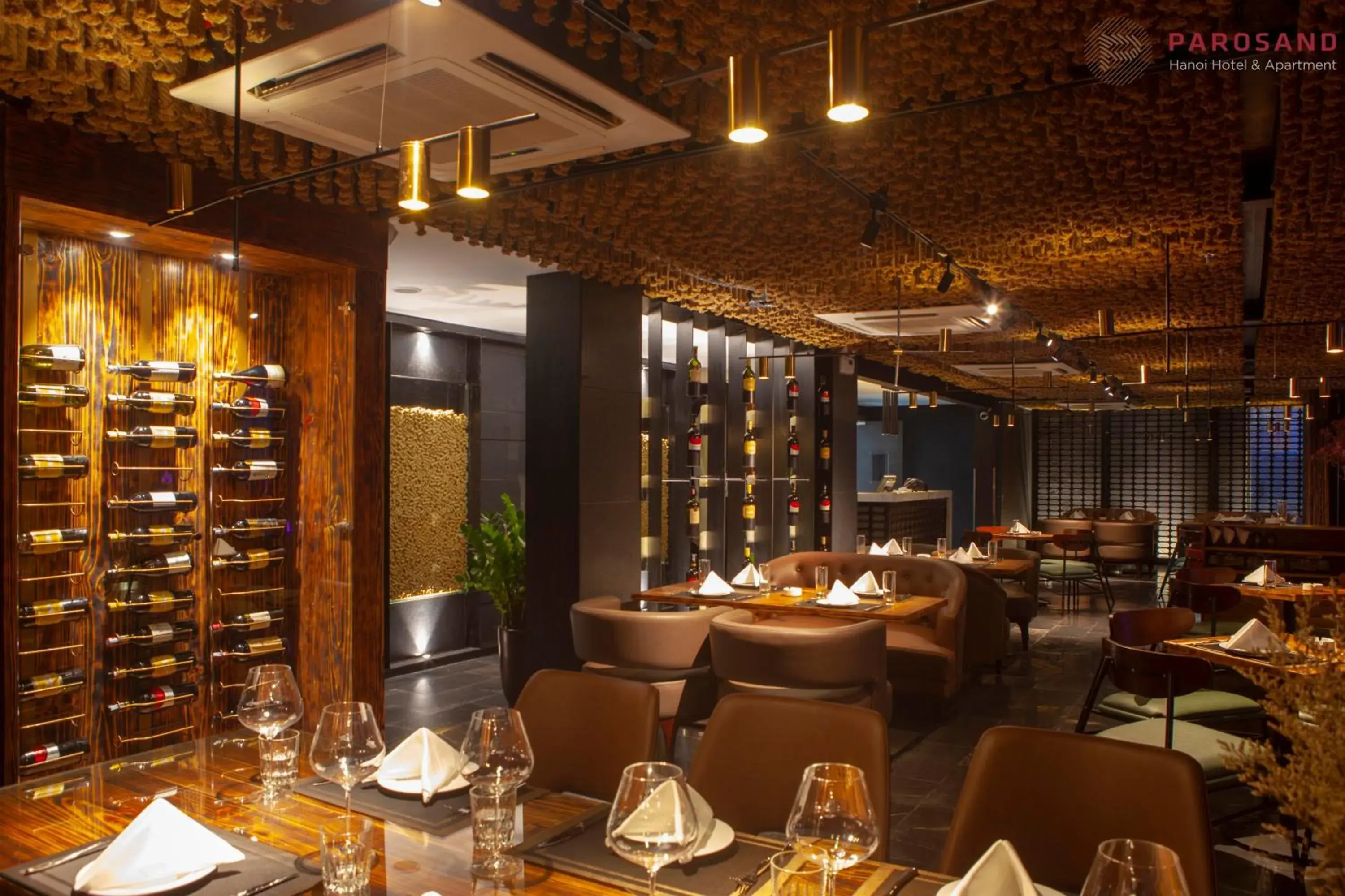 Restaurant/places to eat in Parosand Hanoi Hotel Restaurant/places to eat in Parosand Hanoi Hotel