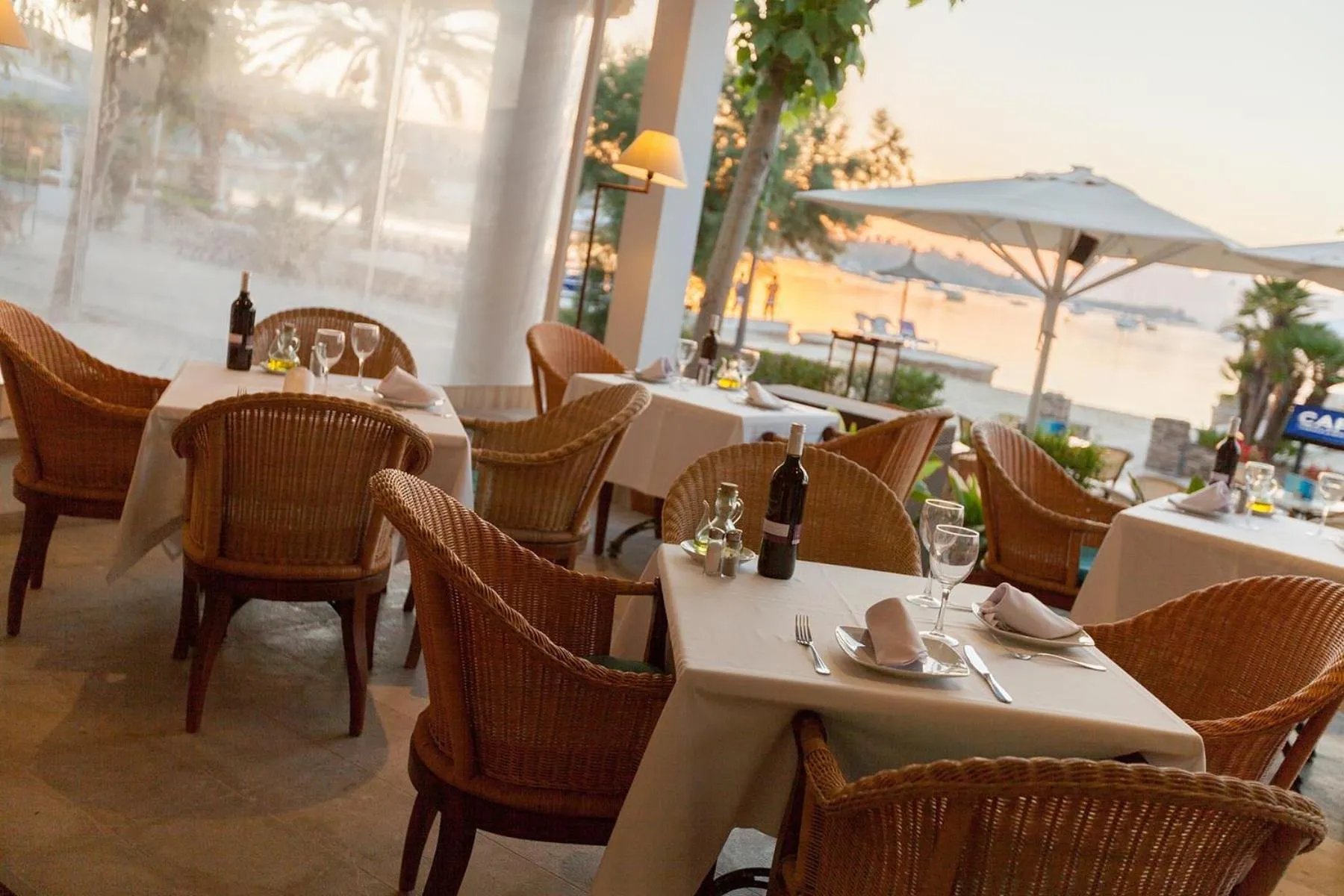 Restaurant/places to eat in Hotel Capri