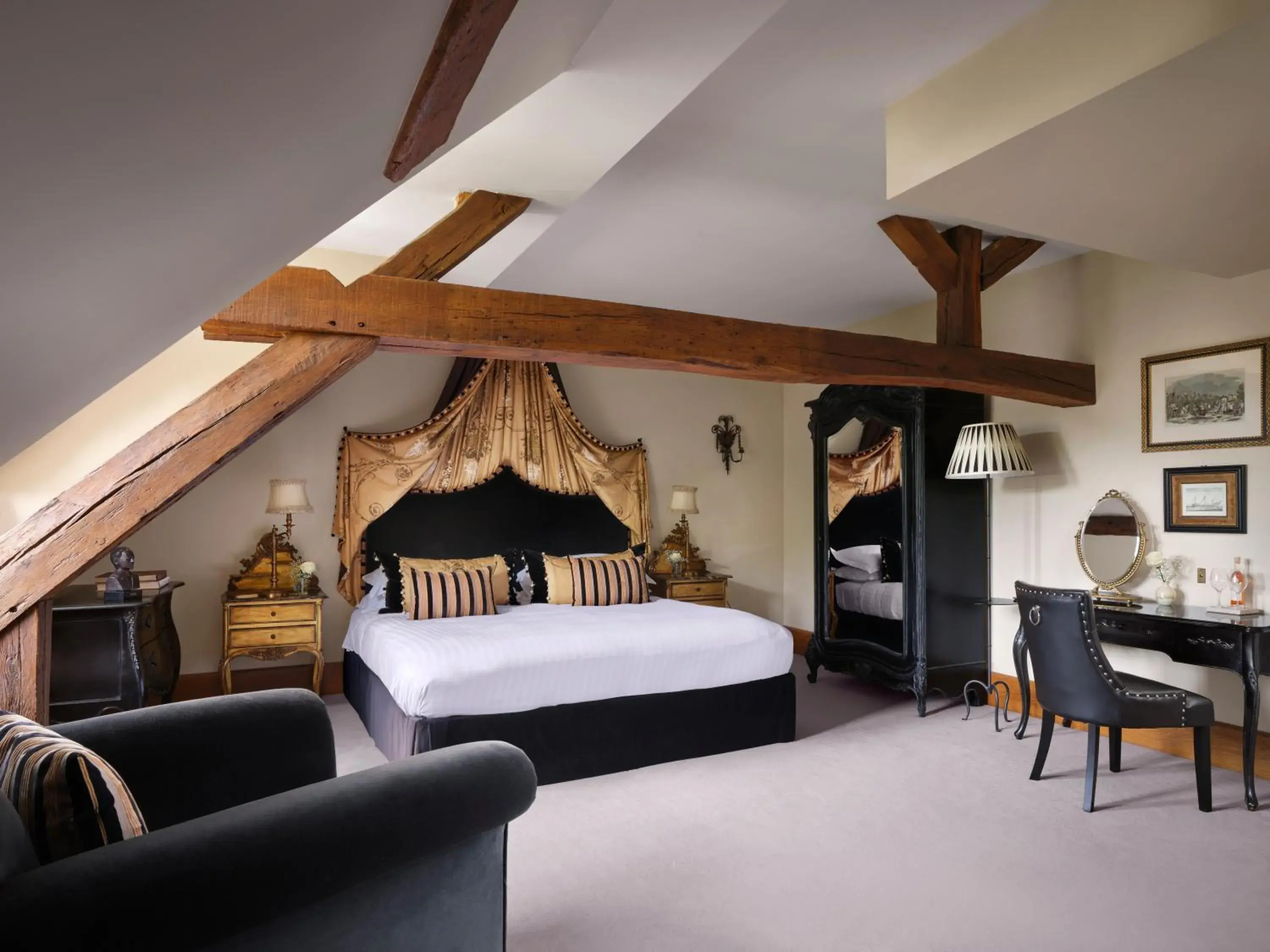 Junior Suite - single occupancy in Abbaye de la Bussière Junior Suite - single occupancy in Abbaye de la Bussière