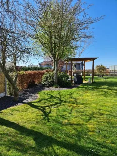 Ruth's Retreat Shropshire Countryside Lodge with private hot tub & great views
