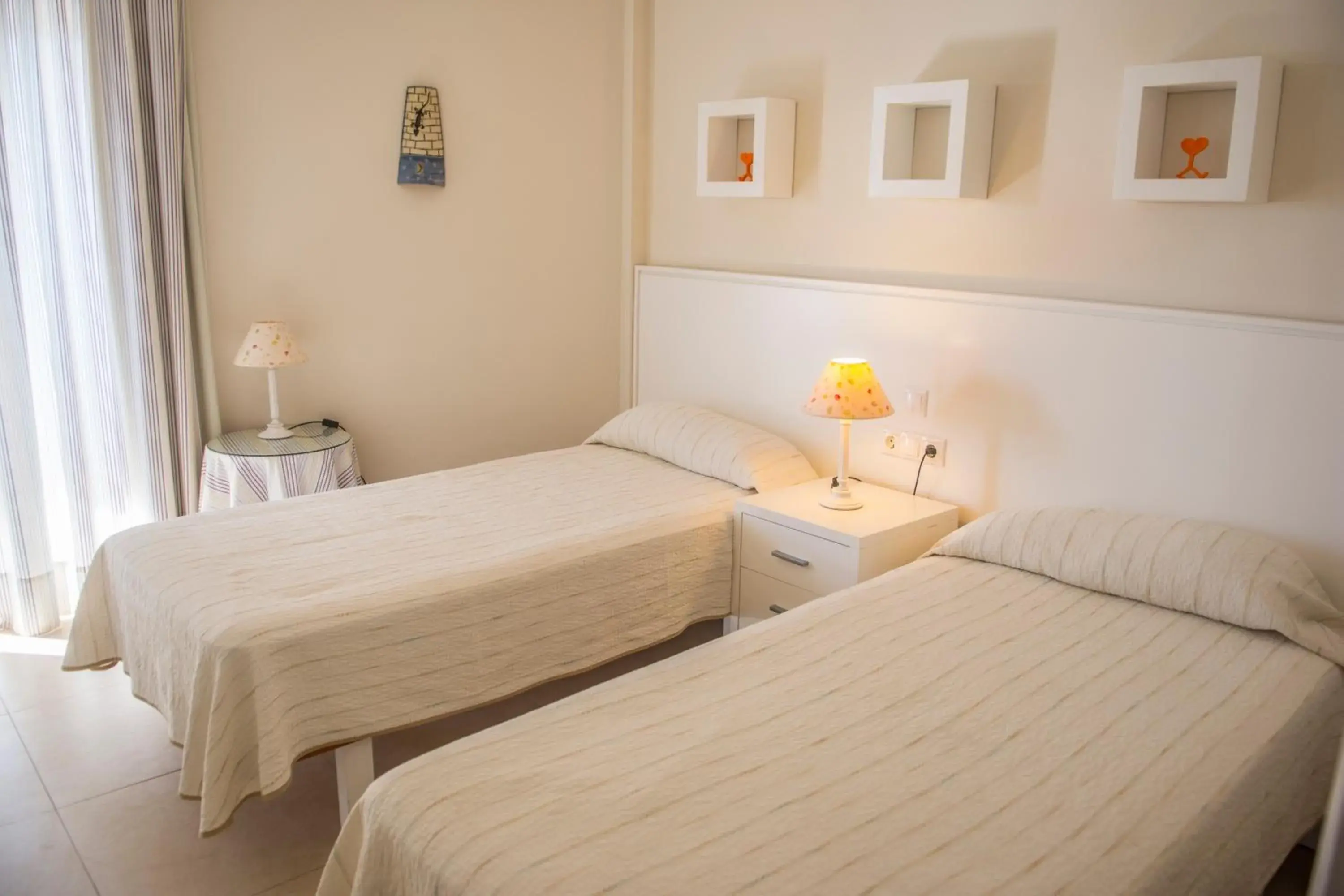 Bed in Hamilton Court Bed in Hamilton Court