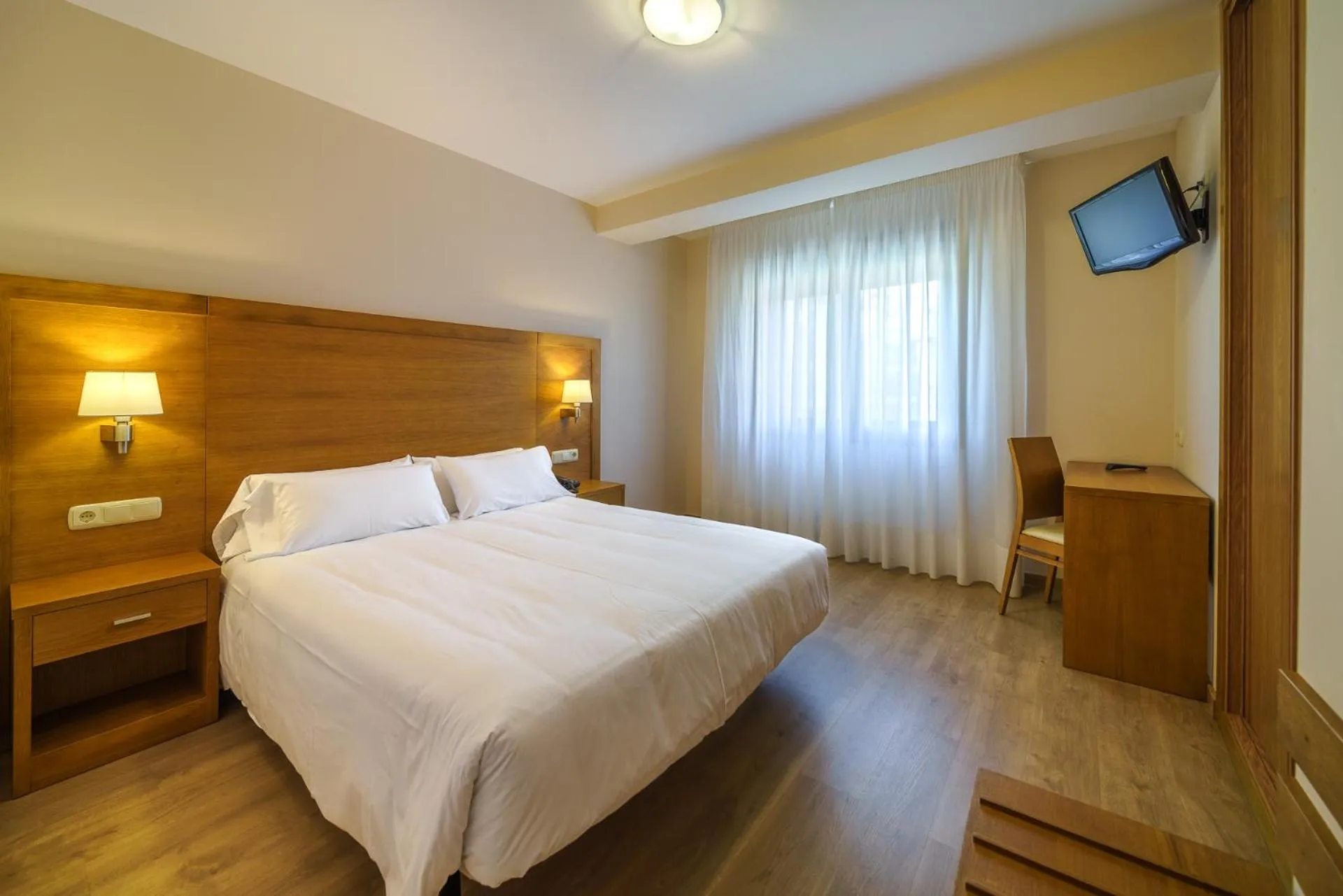 Photo of the whole room, Bed in Hotel El Puente