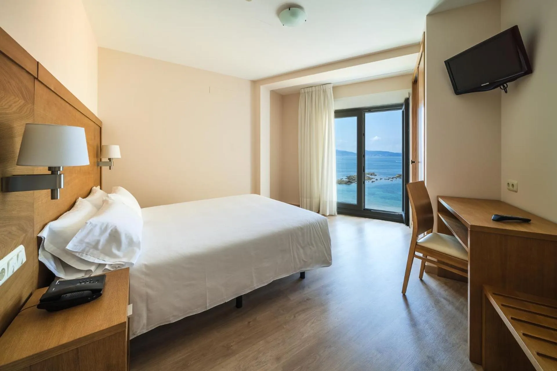 Photo of the whole room, Bed in Hotel El Puente