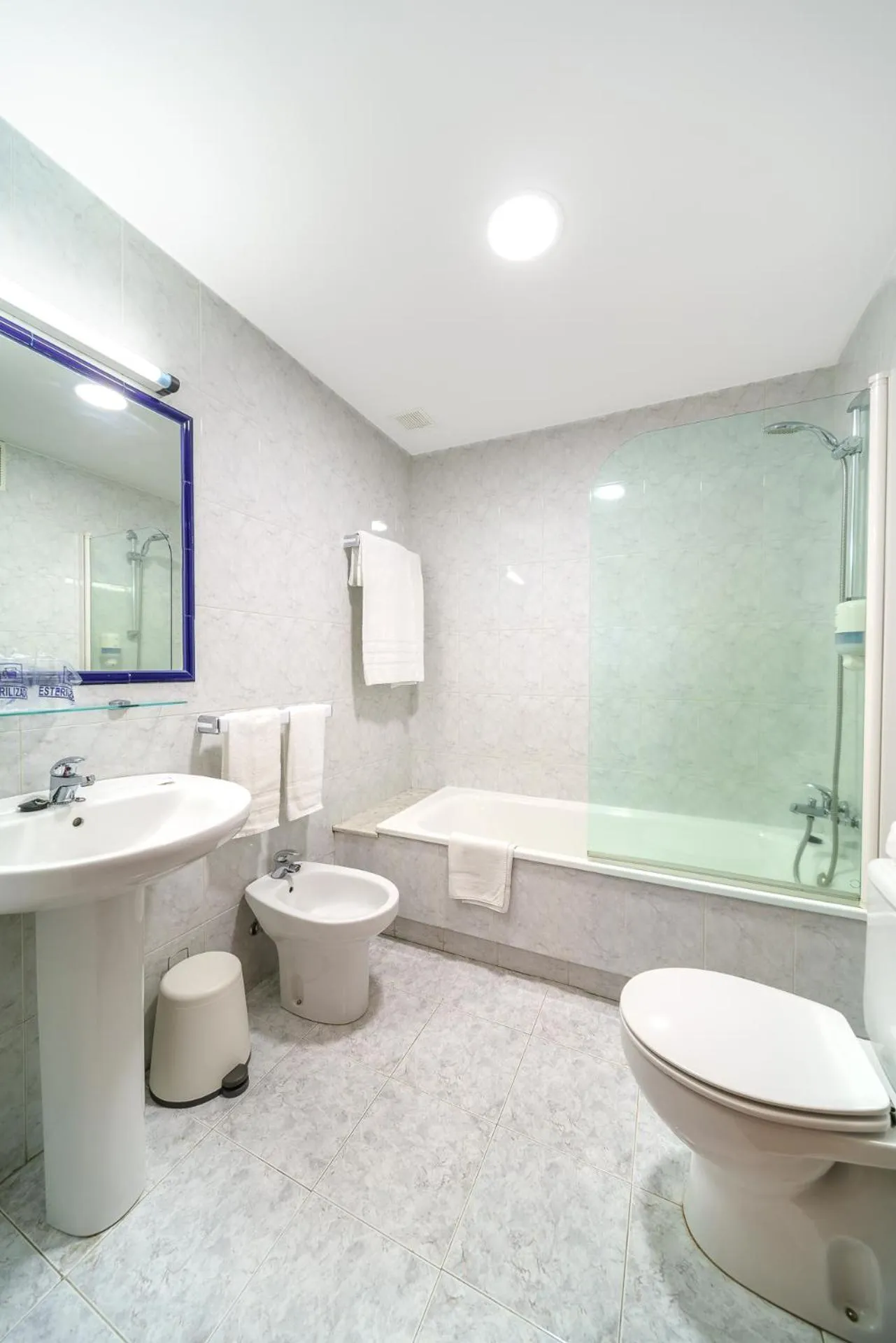 Bathroom in Hotel El Puente