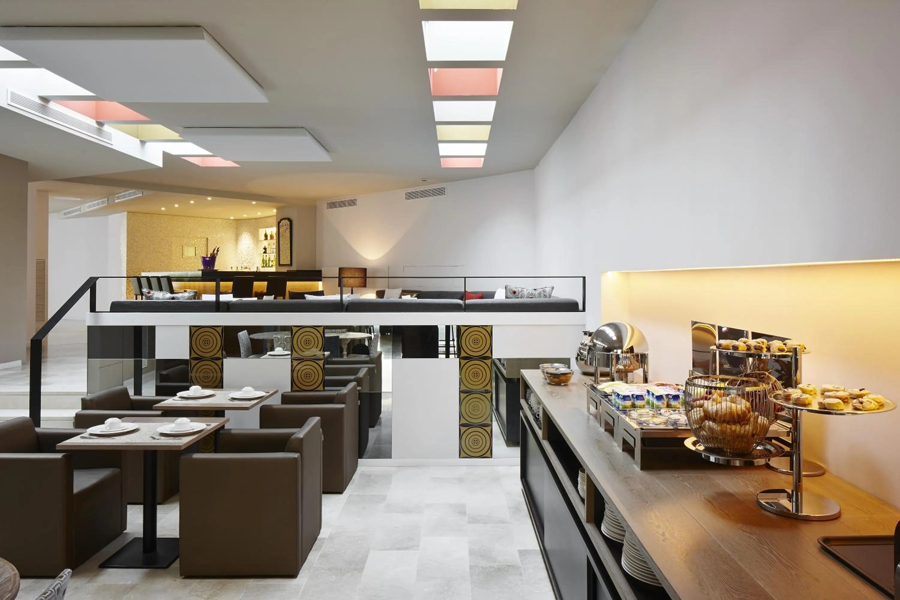 Restaurant/places to eat in Hotel Palladium