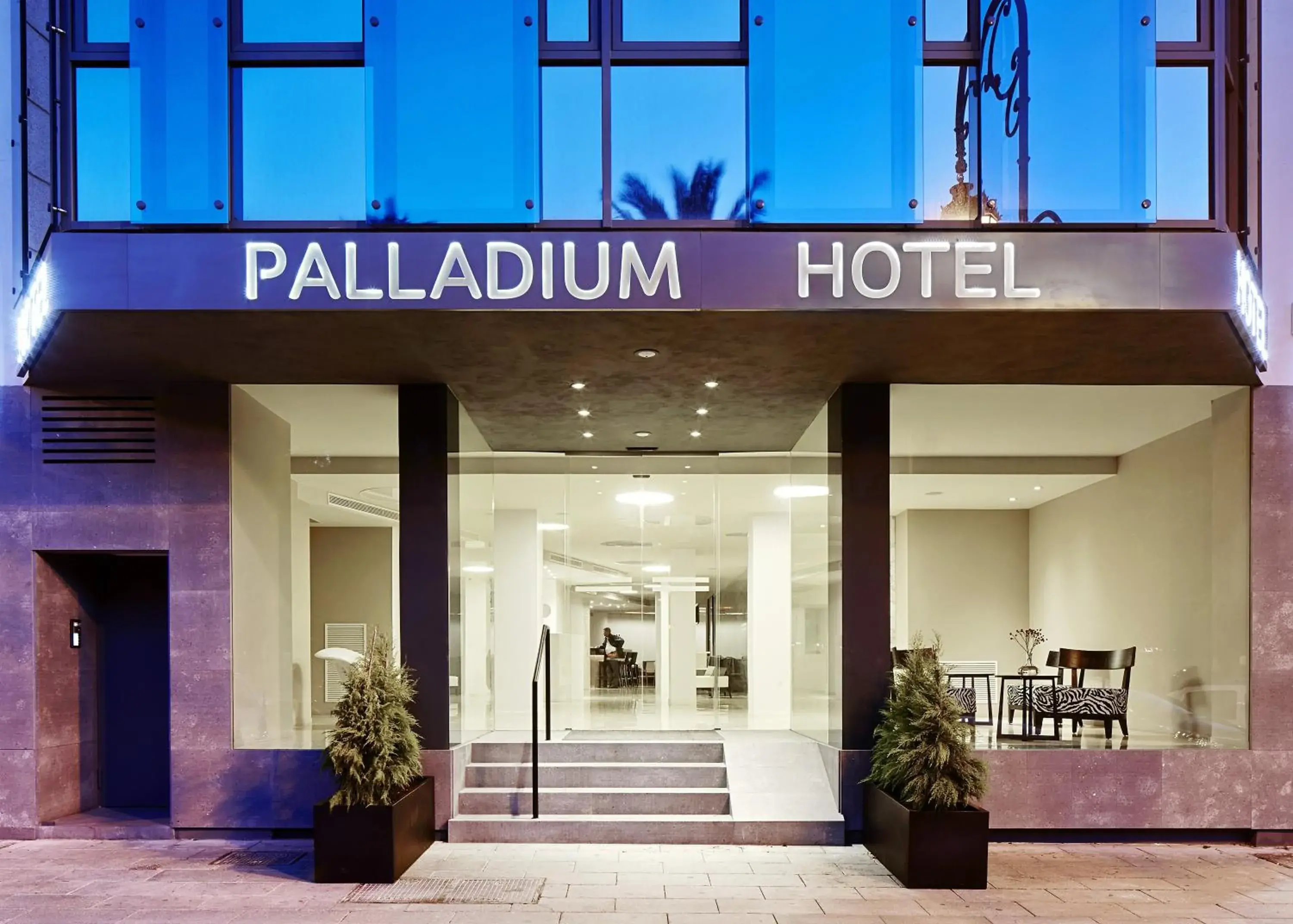 Facade/entrance in Hotel Palladium Facade/entrance in Hotel Palladium