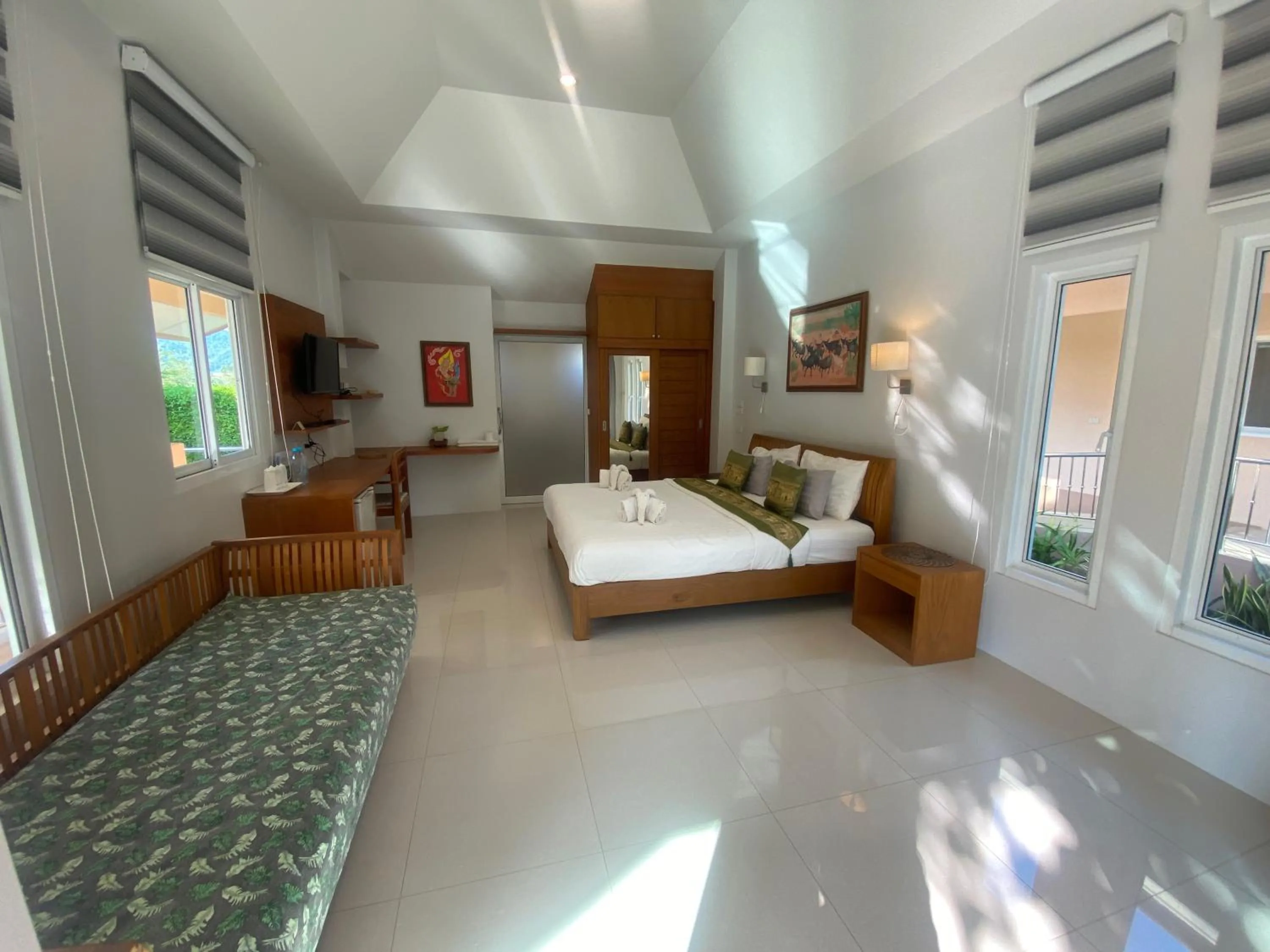 Photo of the whole room, Bed in Chang Noi Hua Hin Pranburi fully accessible barrierefrei resort
