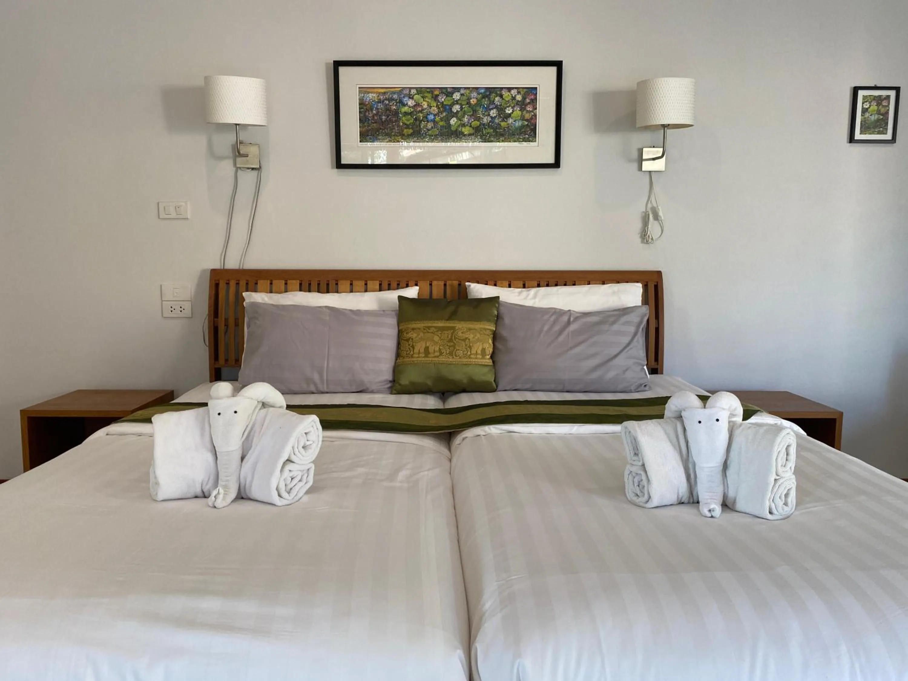 Bed in Chang Noi Hua Hin Pranburi fully accessible barrierefrei resort