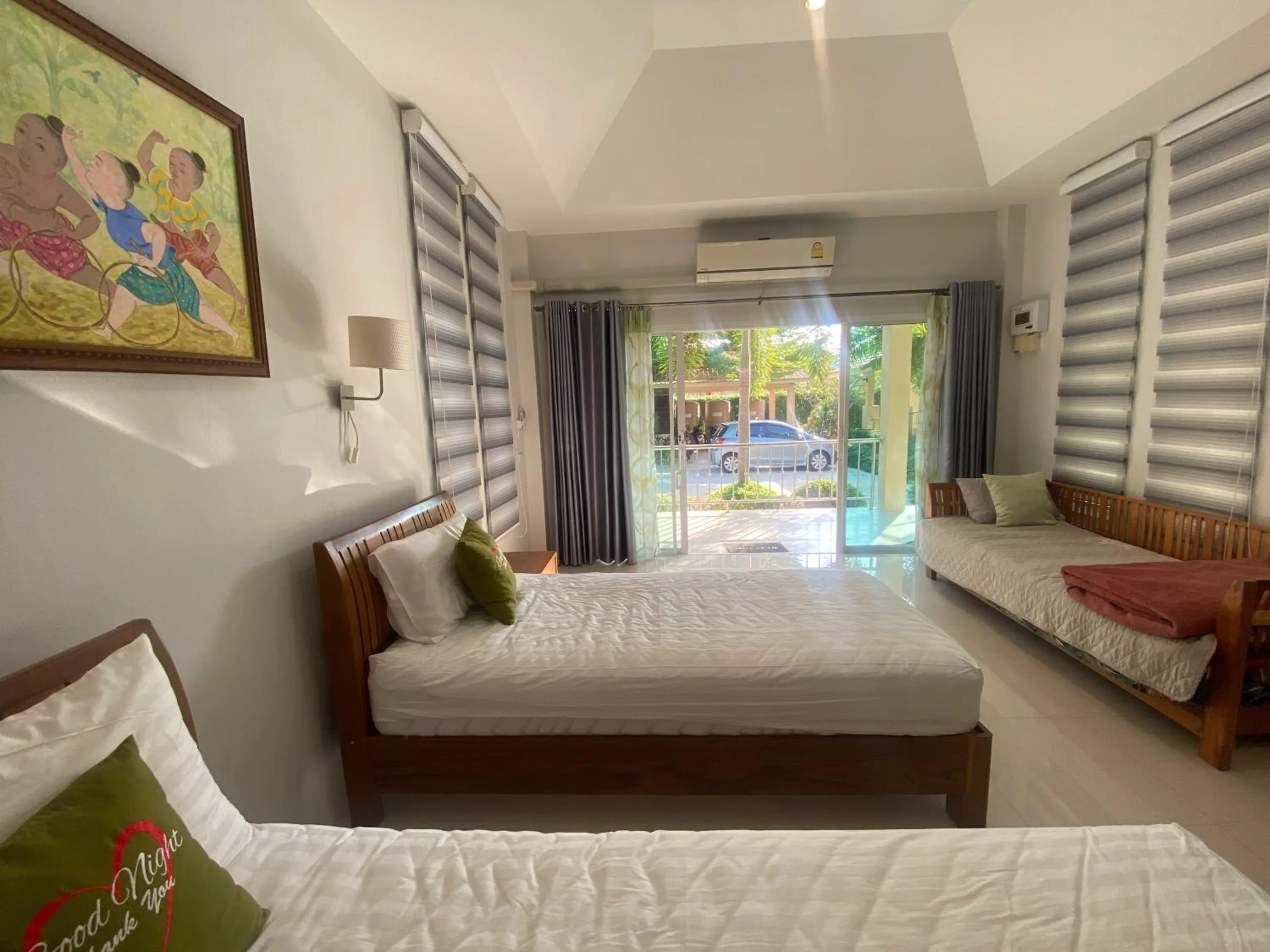 Photo of the whole room, Bed in Chang Noi Hua Hin Pranburi fully accessible barrierefrei resort