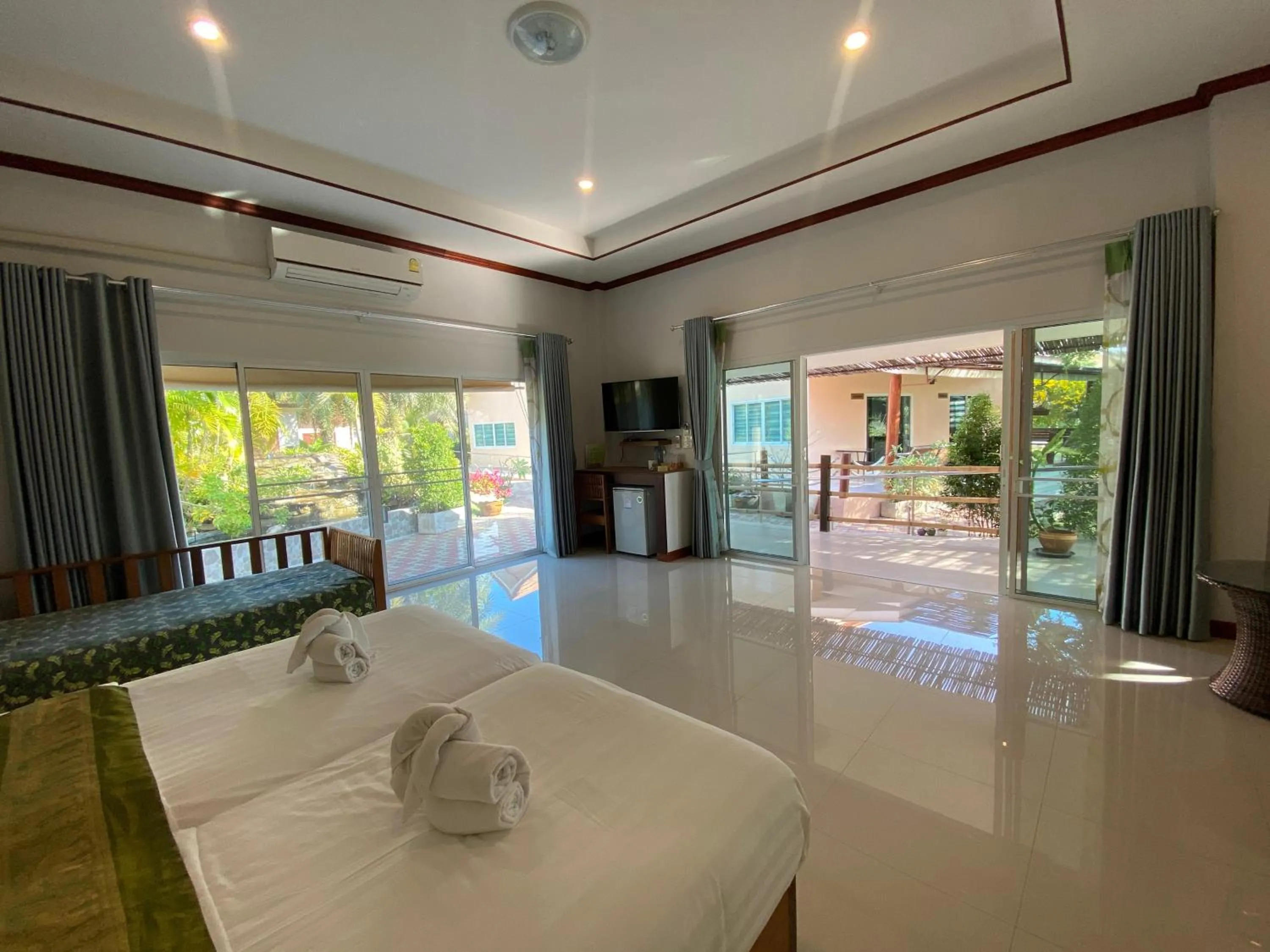 Photo of the whole room in Chang Noi Hua Hin Pranburi fully accessible barrierefrei resort