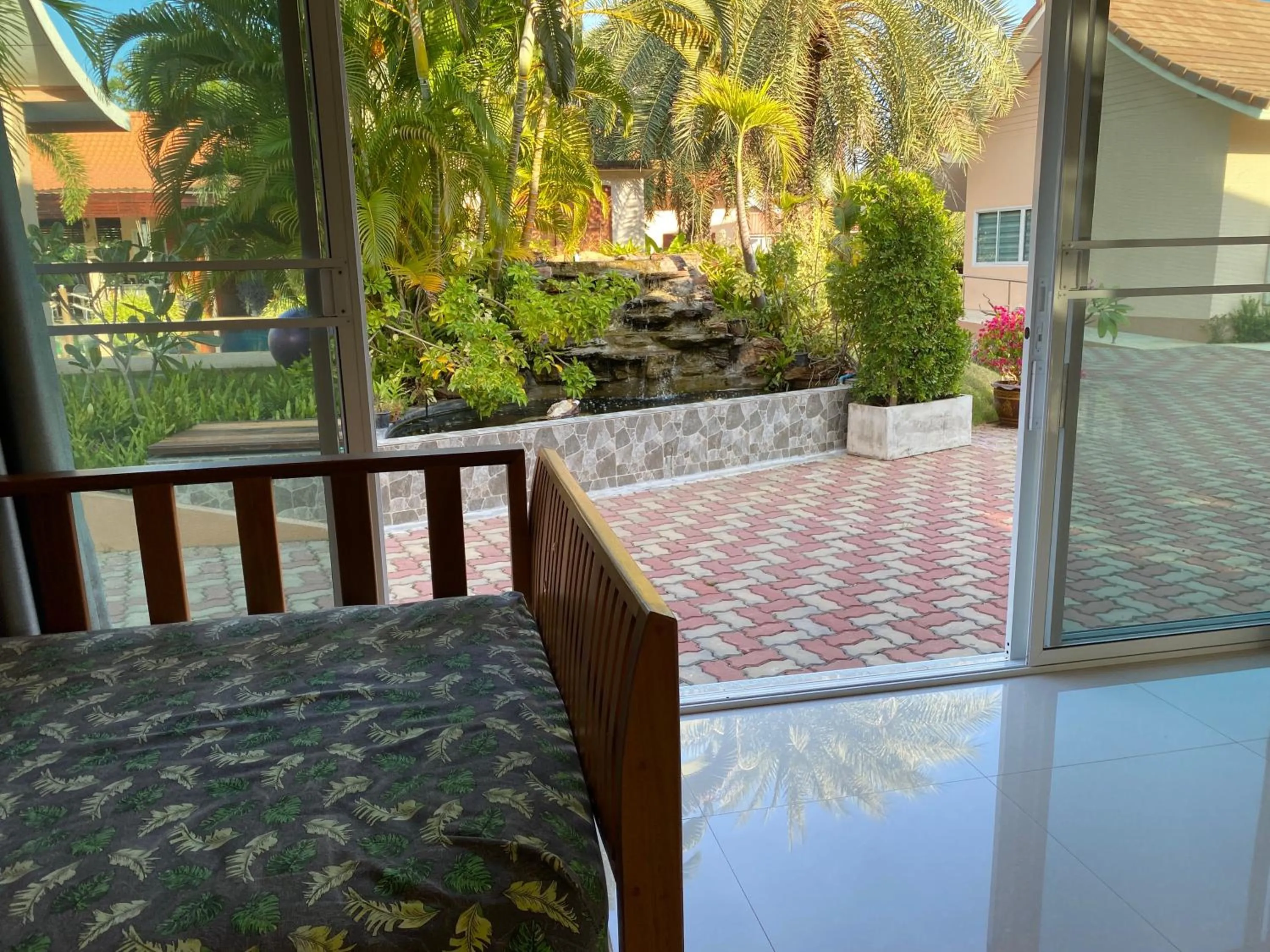 Garden in Chang Noi Hua Hin Pranburi fully accessible barrierefrei resort