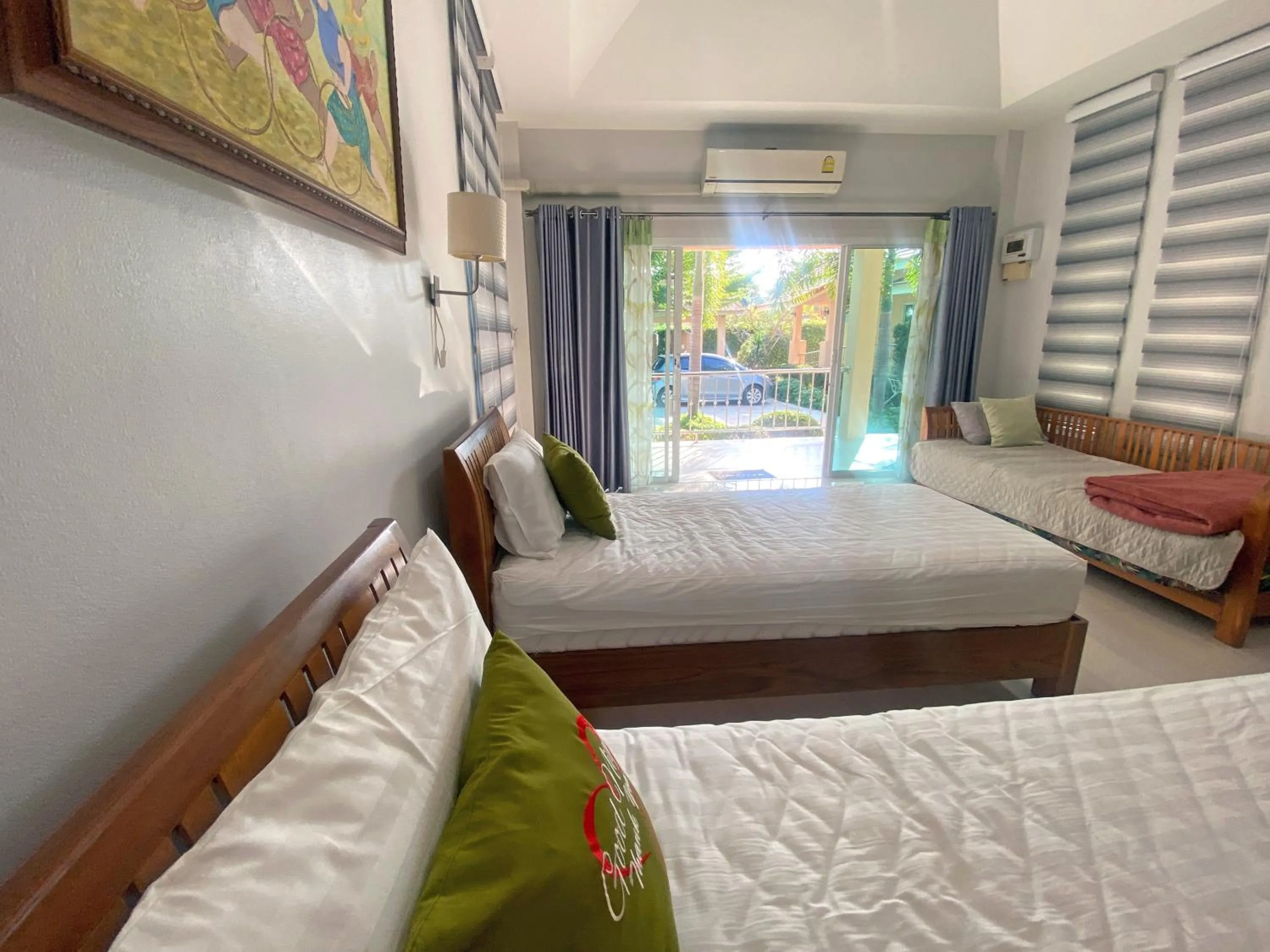 Photo of the whole room, Bed in Chang Noi Hua Hin Pranburi fully accessible barrierefrei resort