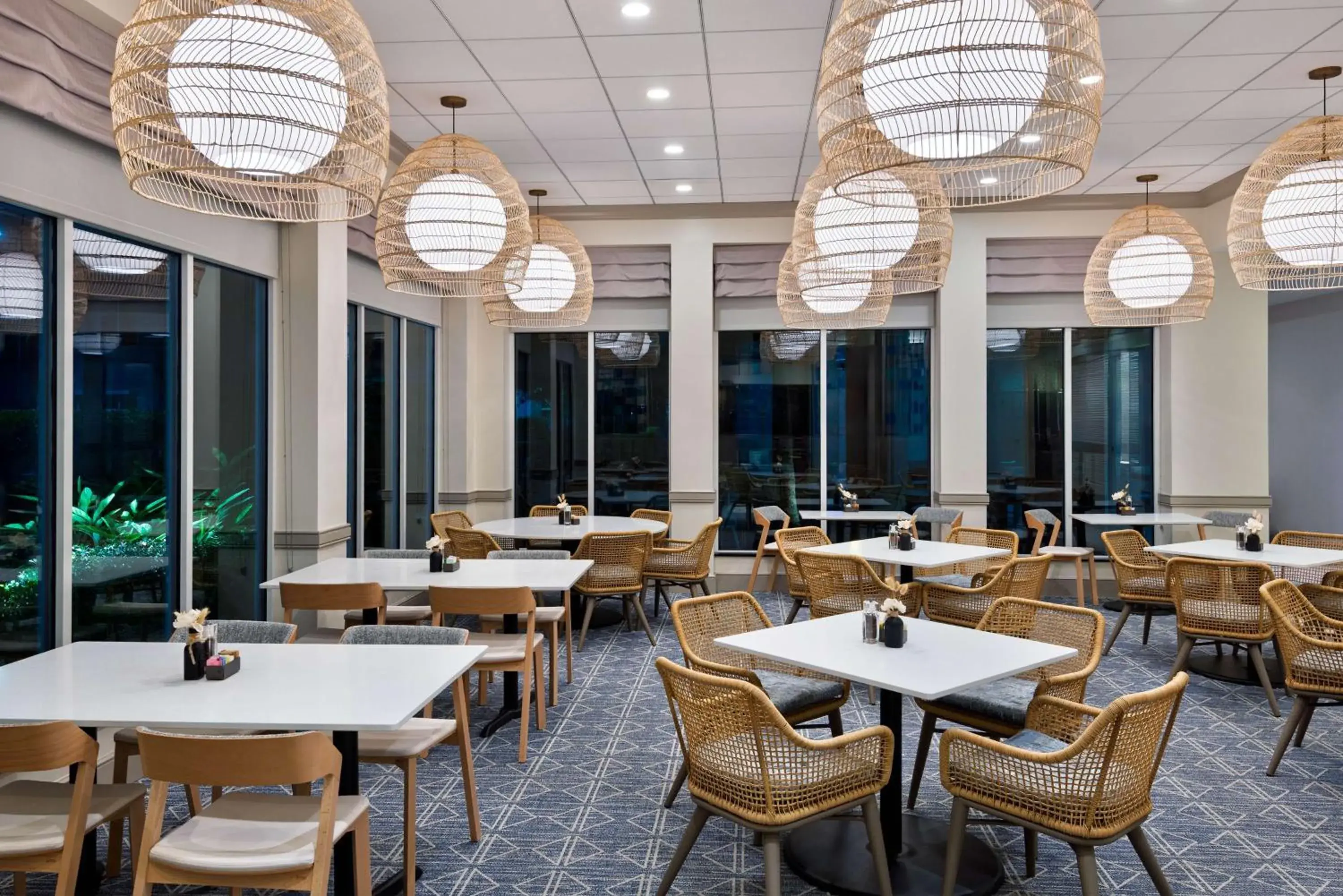 Restaurant/places to eat in Hilton Garden Inn Tampa Airport/Westshore Restaurant/places to eat in Hilton Garden Inn Tampa Airport/Westshore