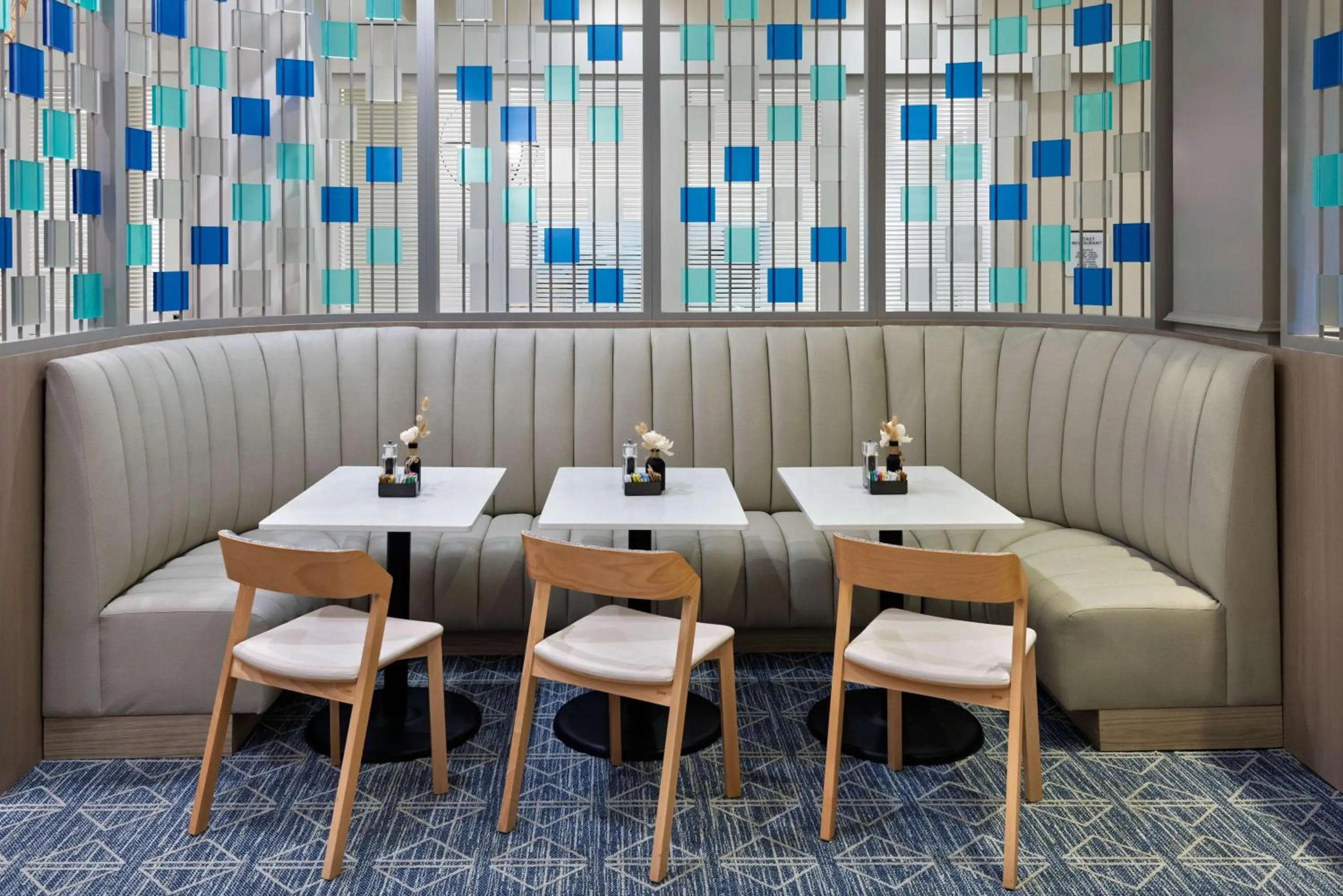 Restaurant/places to eat in Hilton Garden Inn Tampa Airport/Westshore